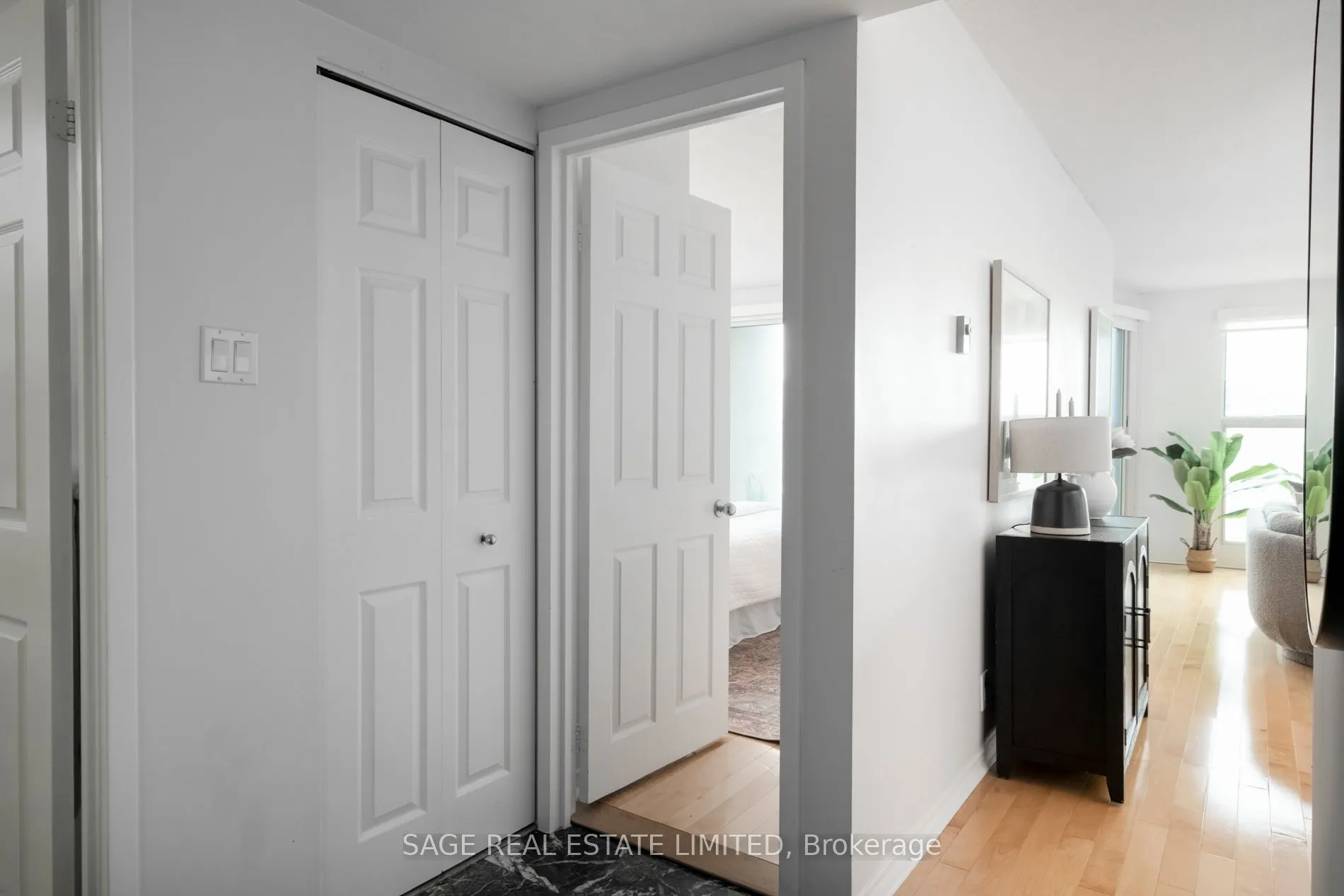77 Harbour Square, #1509