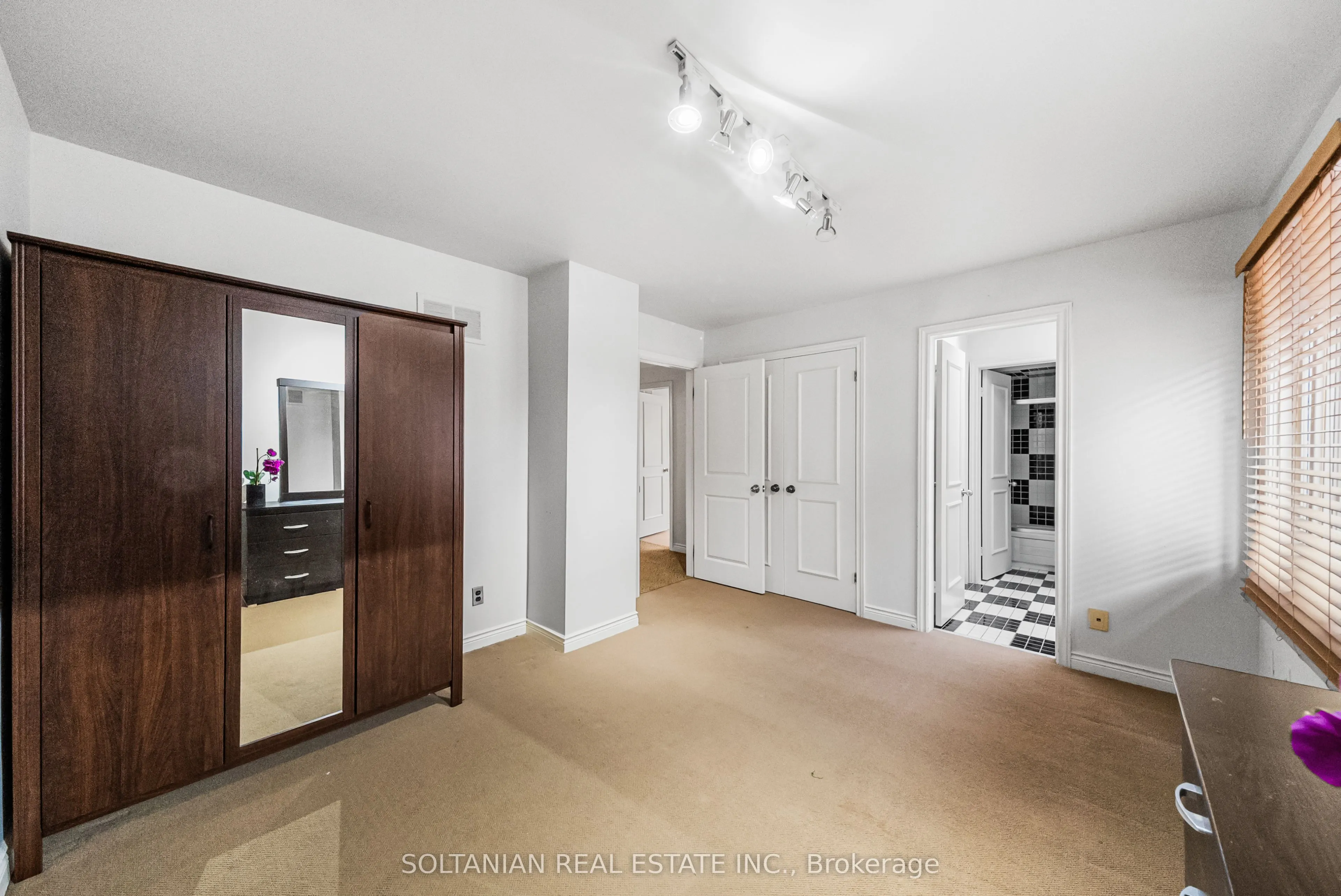 15 Wideford Place
