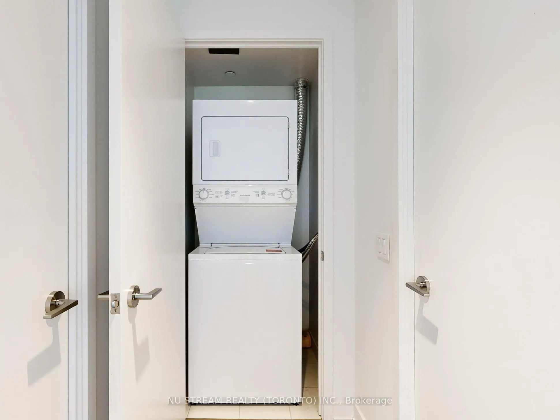 15 Queens Quay E, #2106