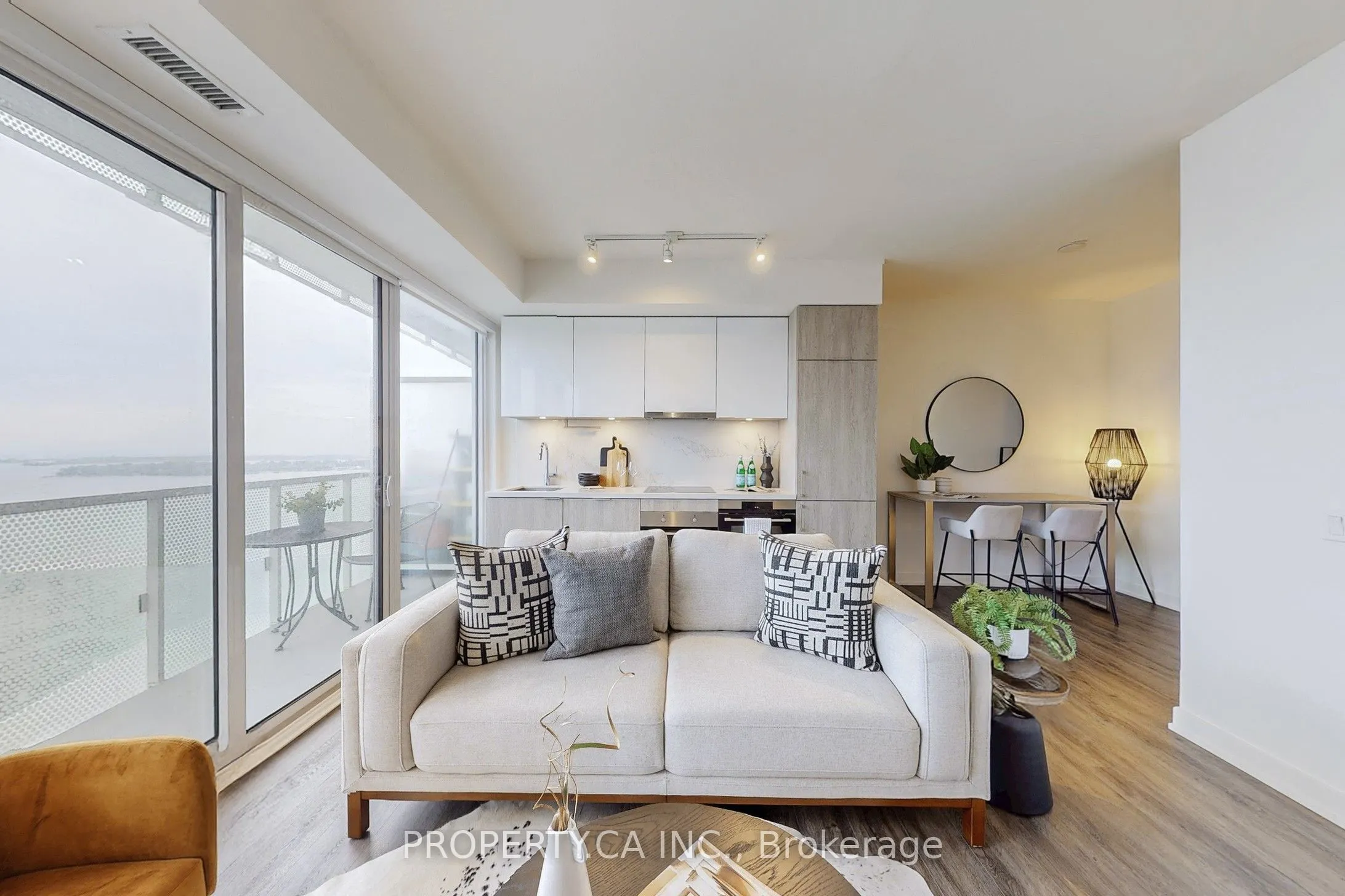 15 Queens Quay E, #2209