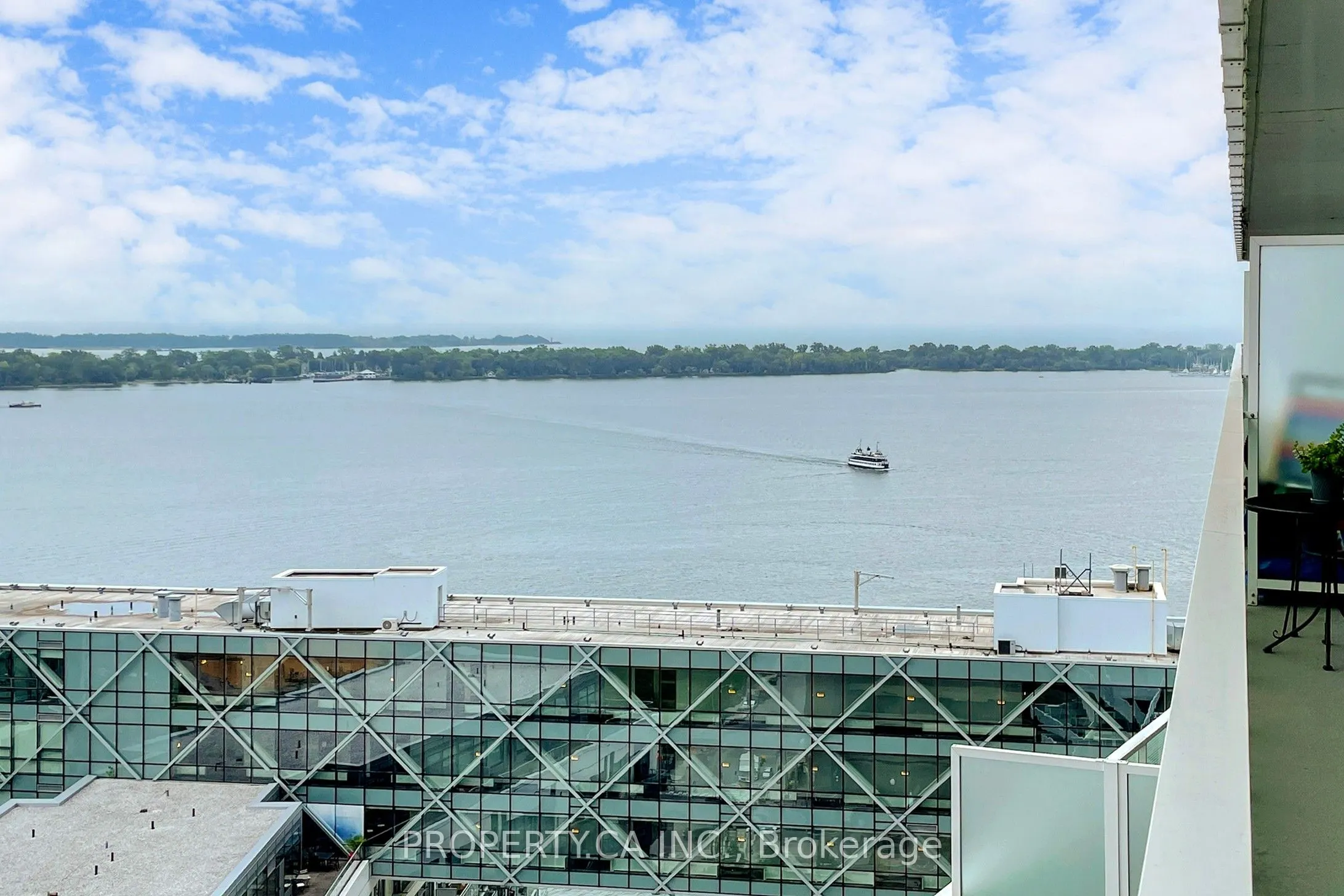 15 Queens Quay E, #2209