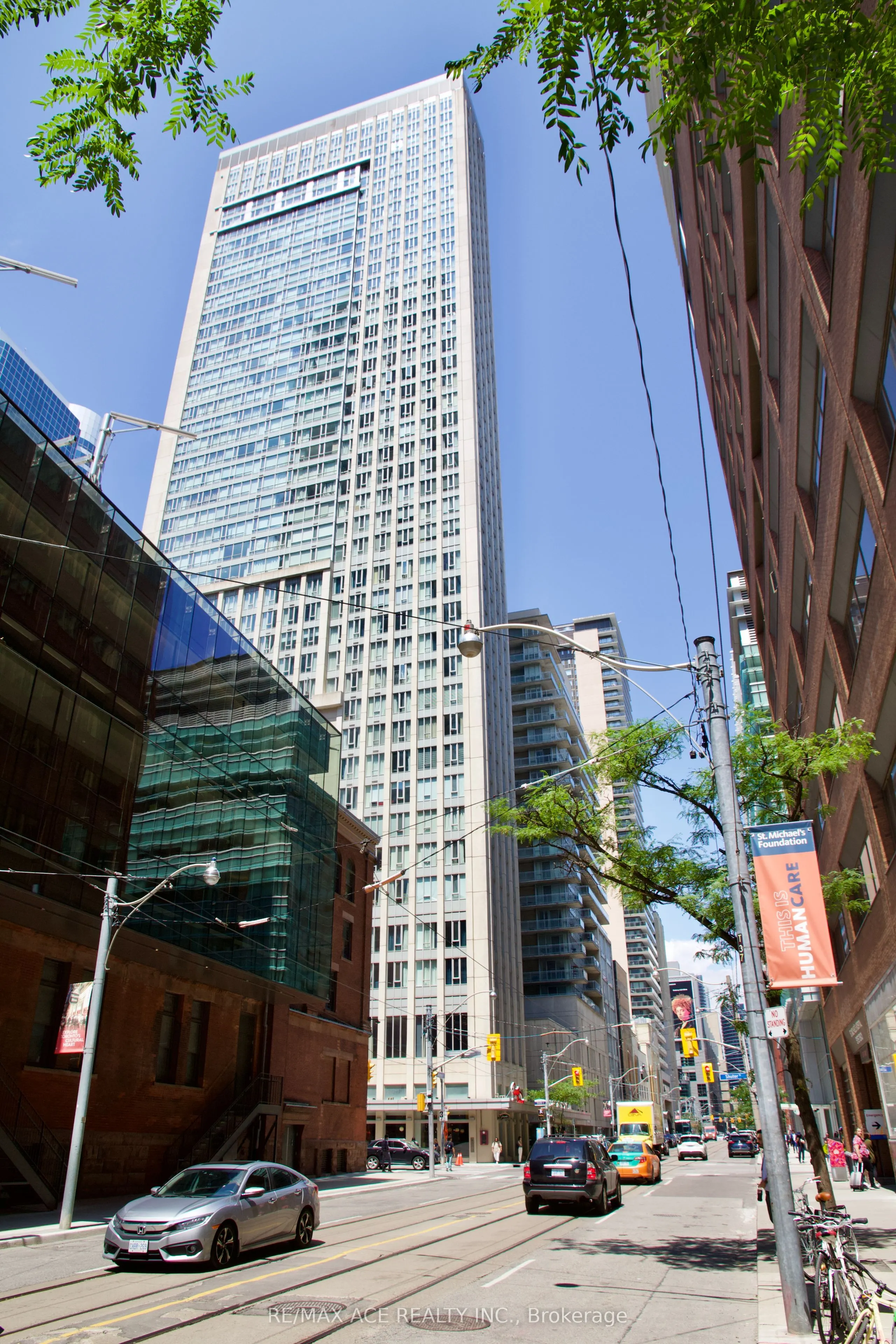 210 Victoria Street, #4004