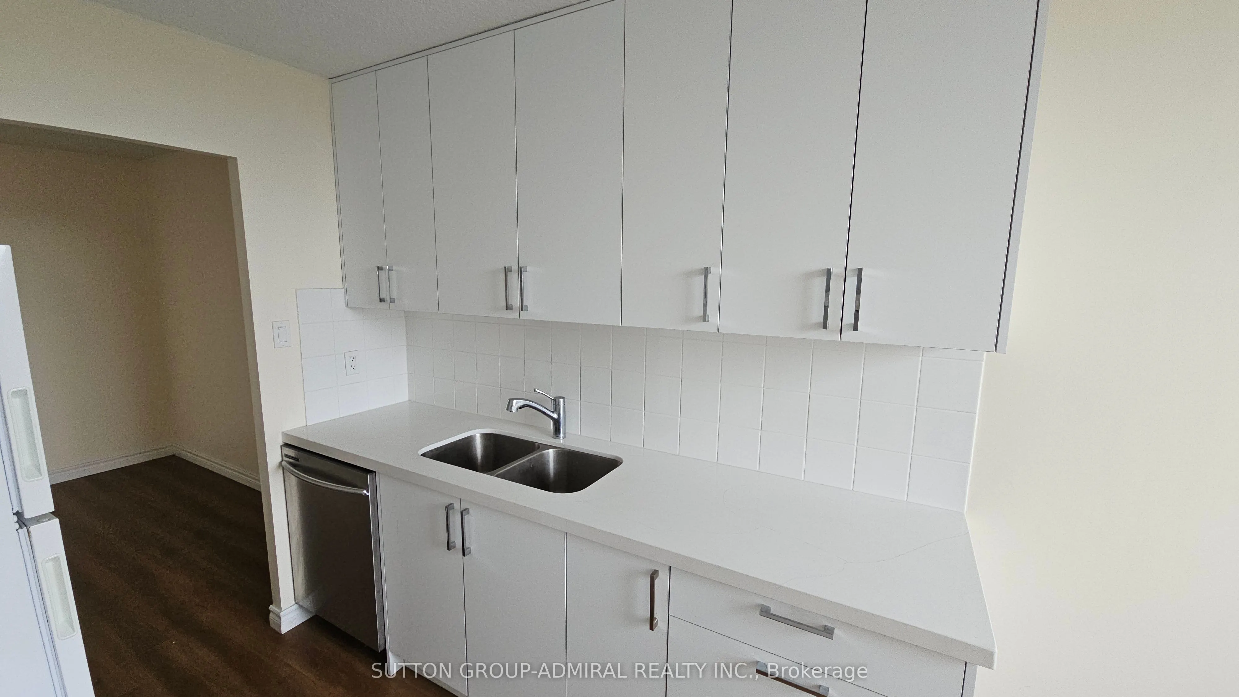 205 Hilda Avenue, #812