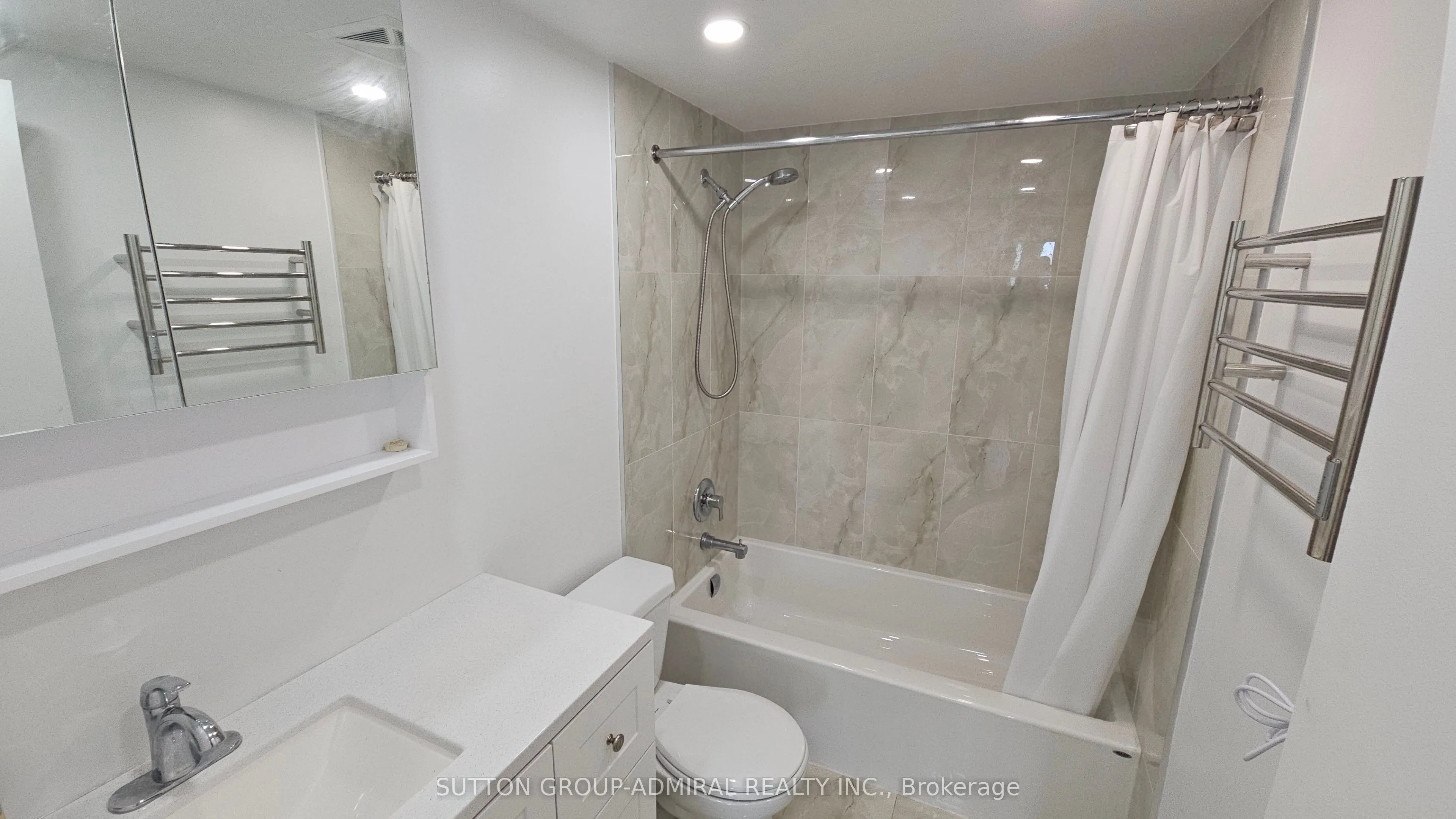205 Hilda Avenue, #812