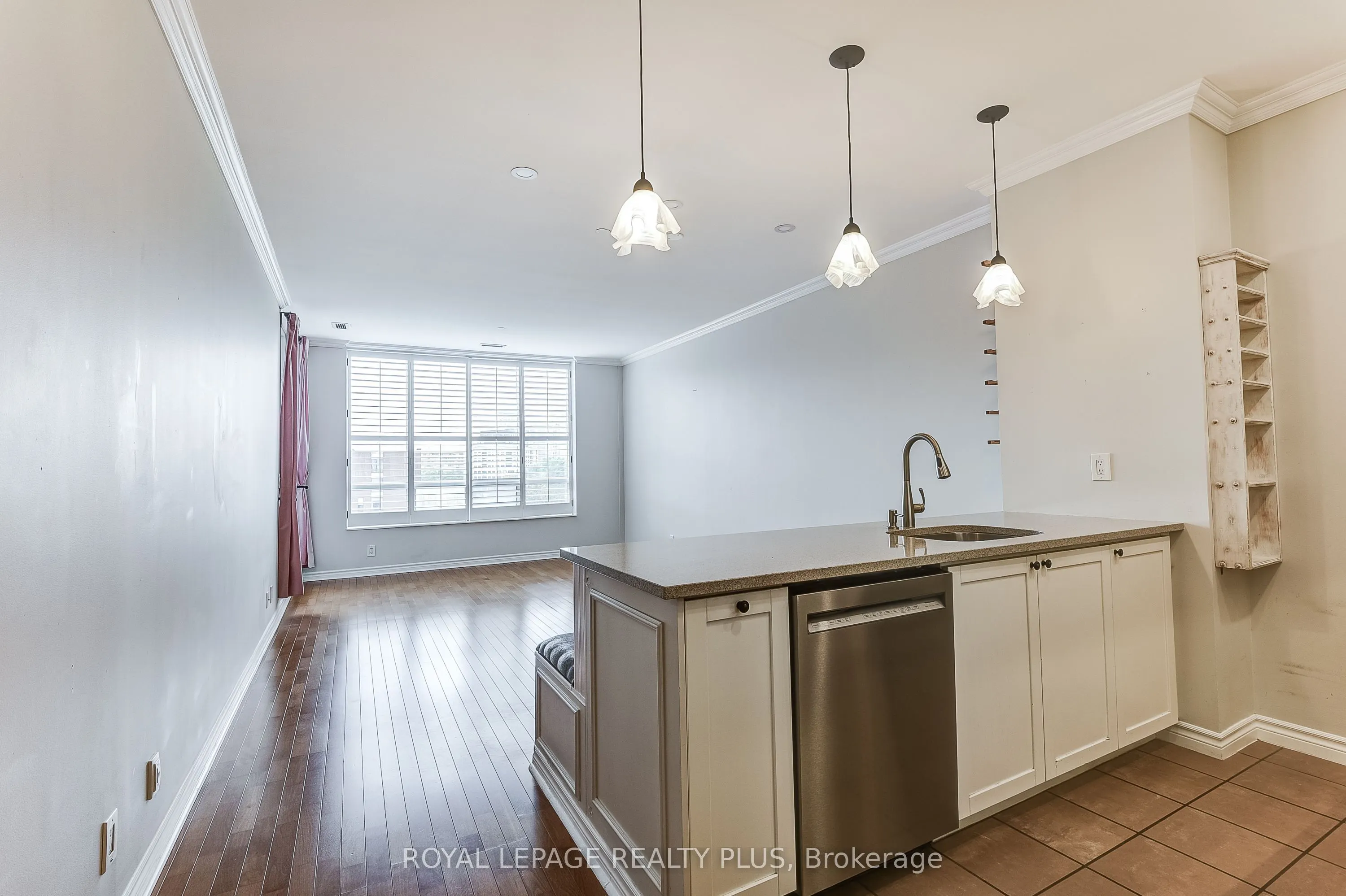 980 Yonge Street, #715