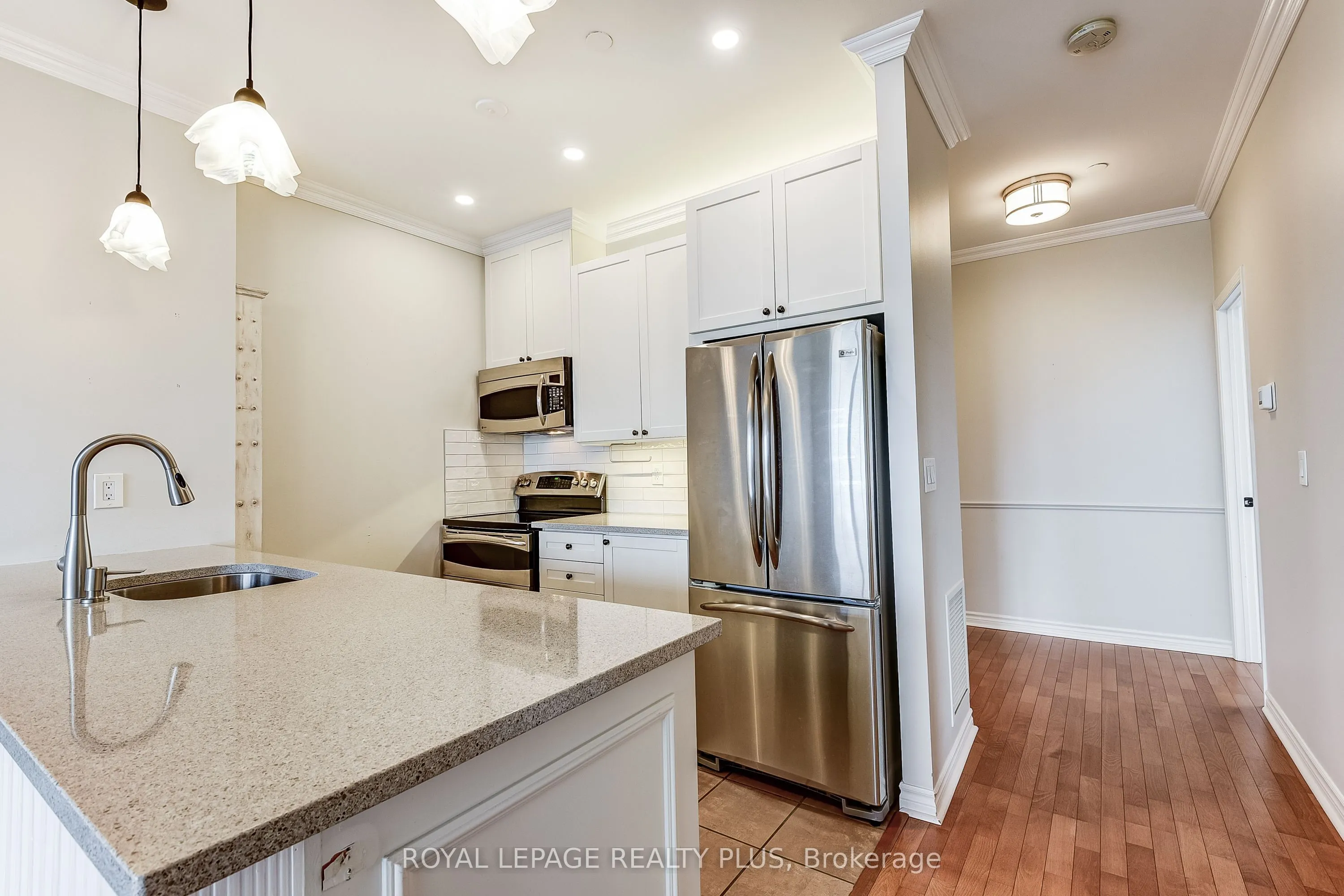 980 Yonge Street, #715