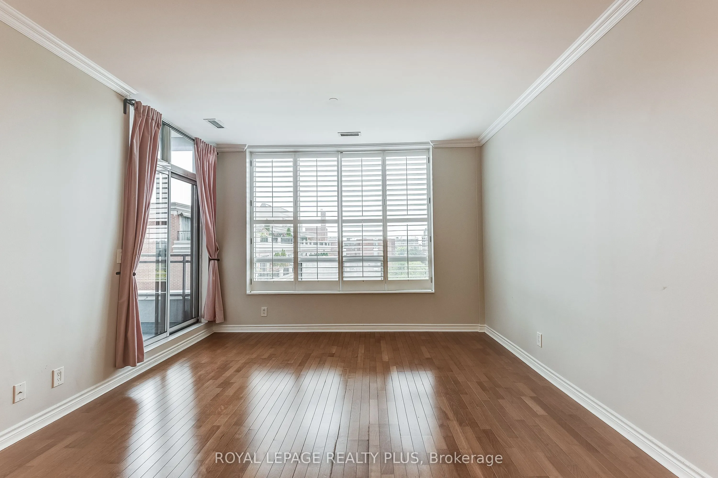 980 Yonge Street, #715