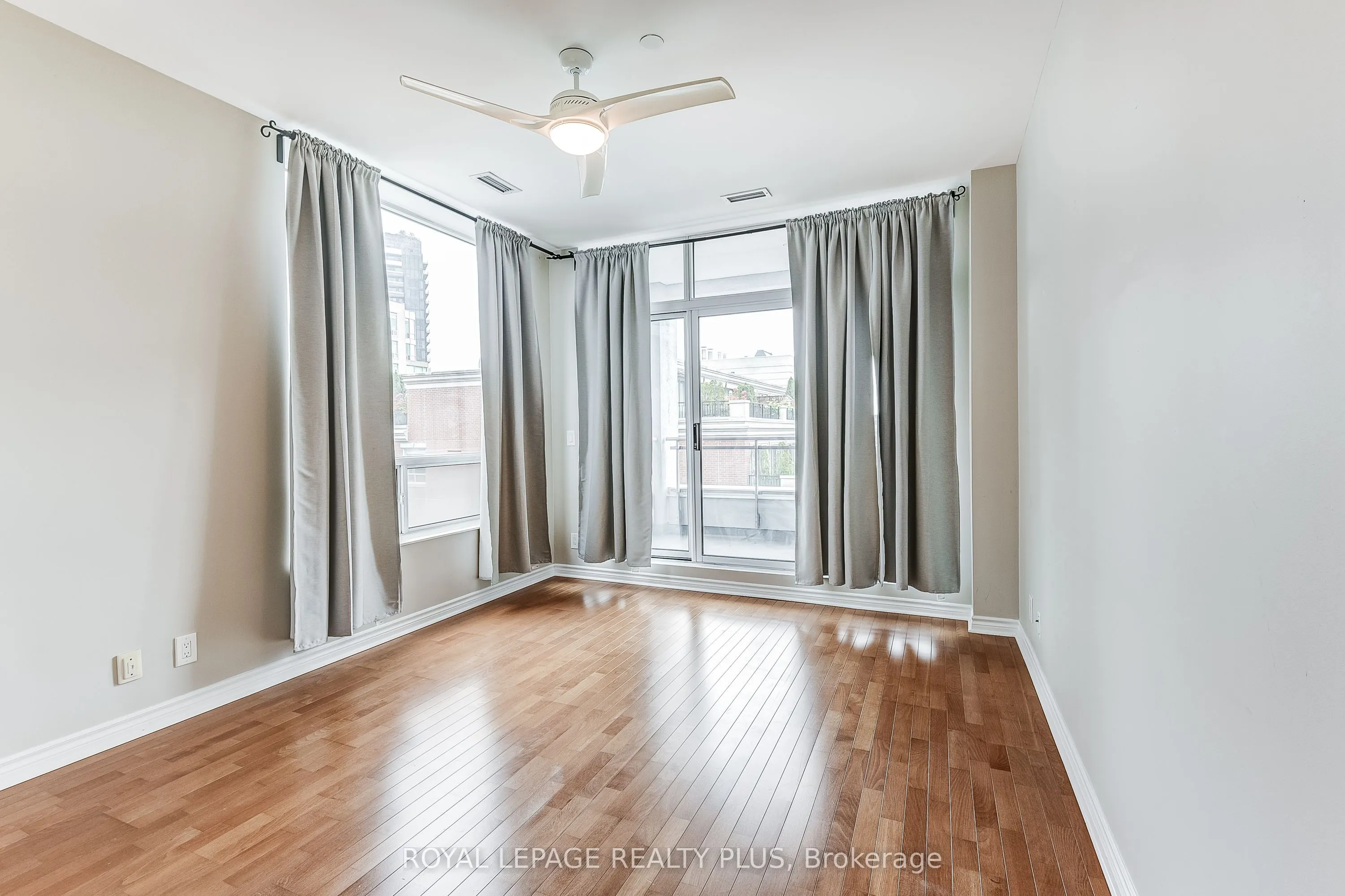 980 Yonge Street, #715
