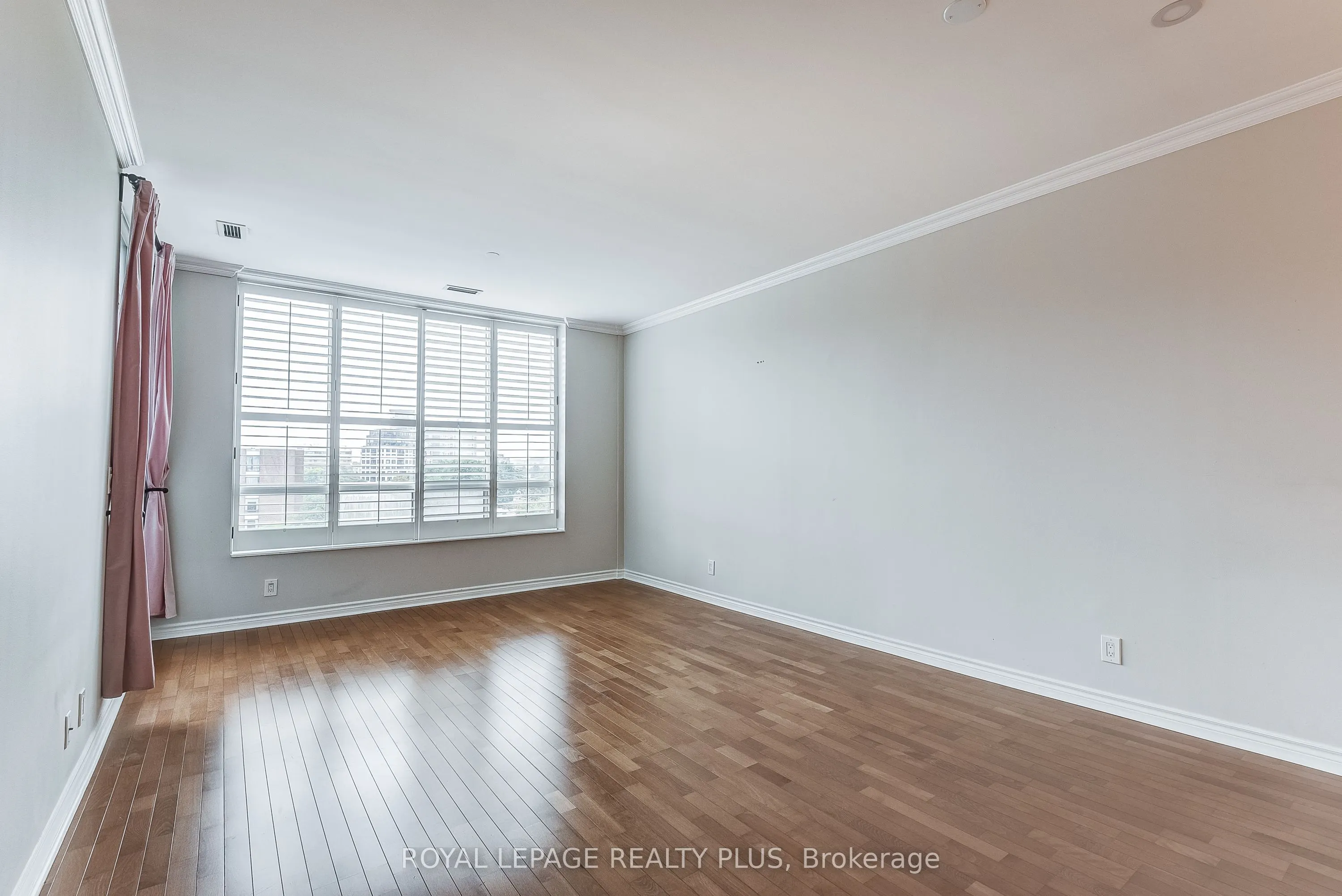 980 Yonge Street, #715