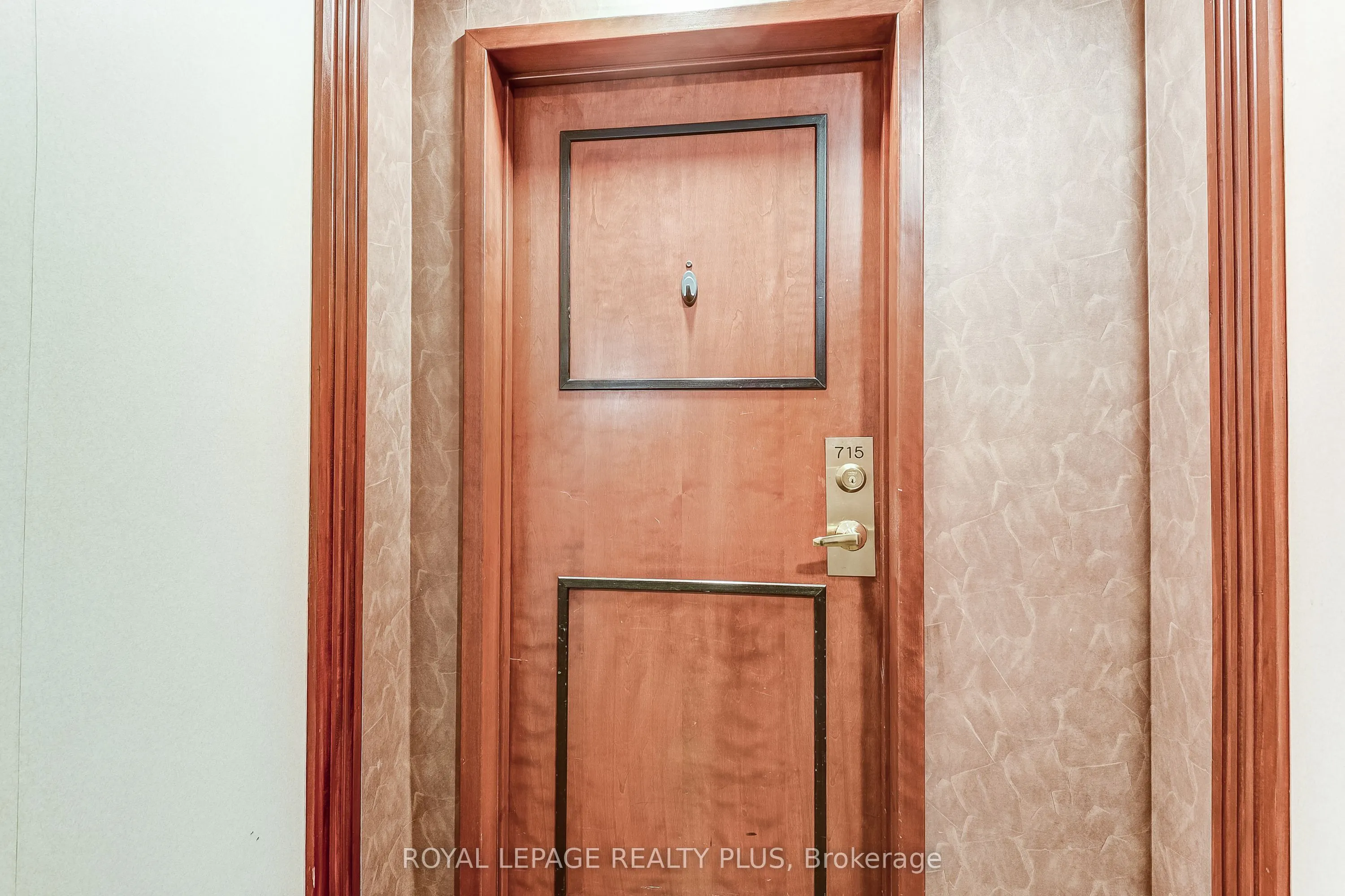 980 Yonge Street, #715