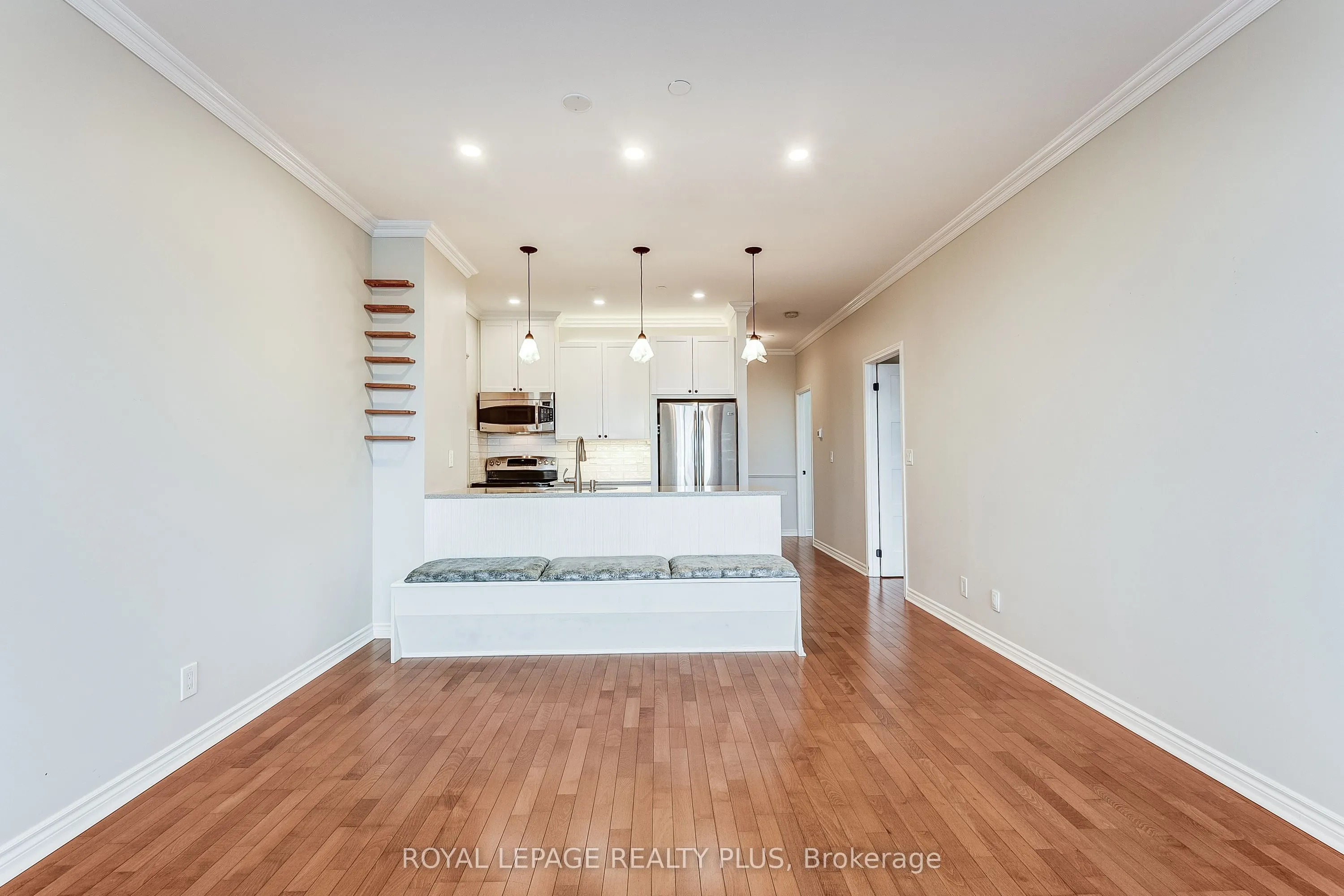 980 Yonge Street, #715