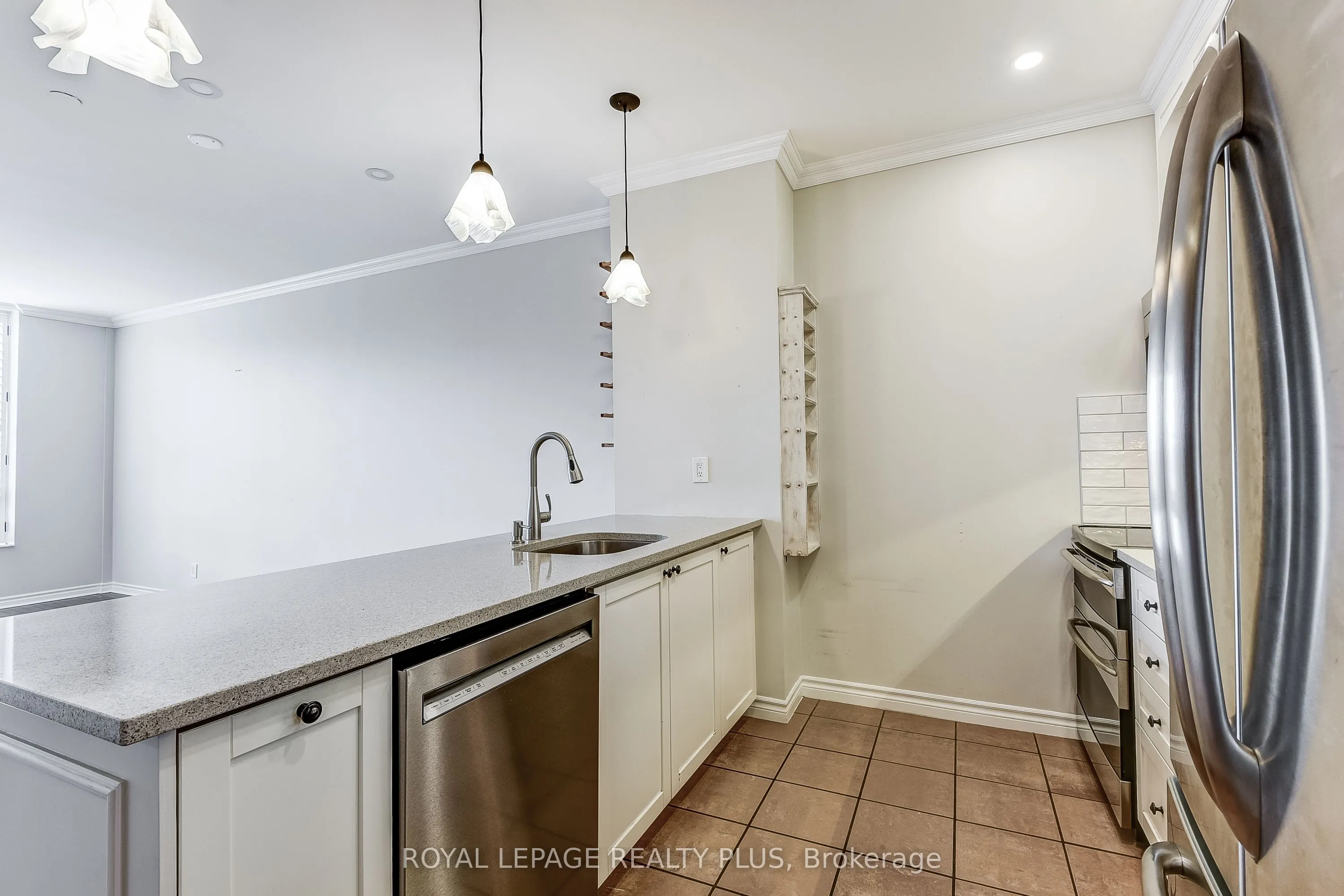 980 Yonge Street, #715