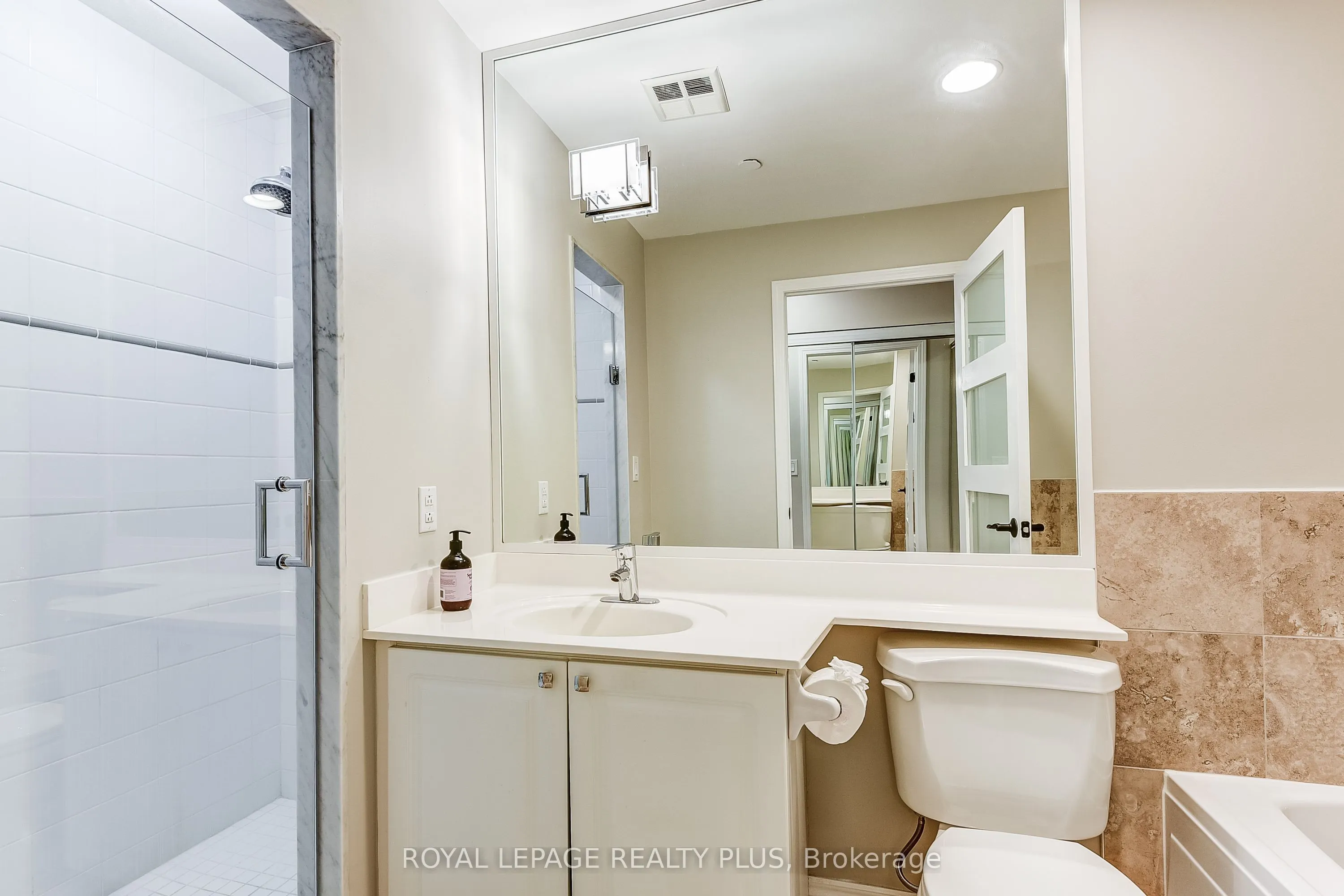 980 Yonge Street, #715
