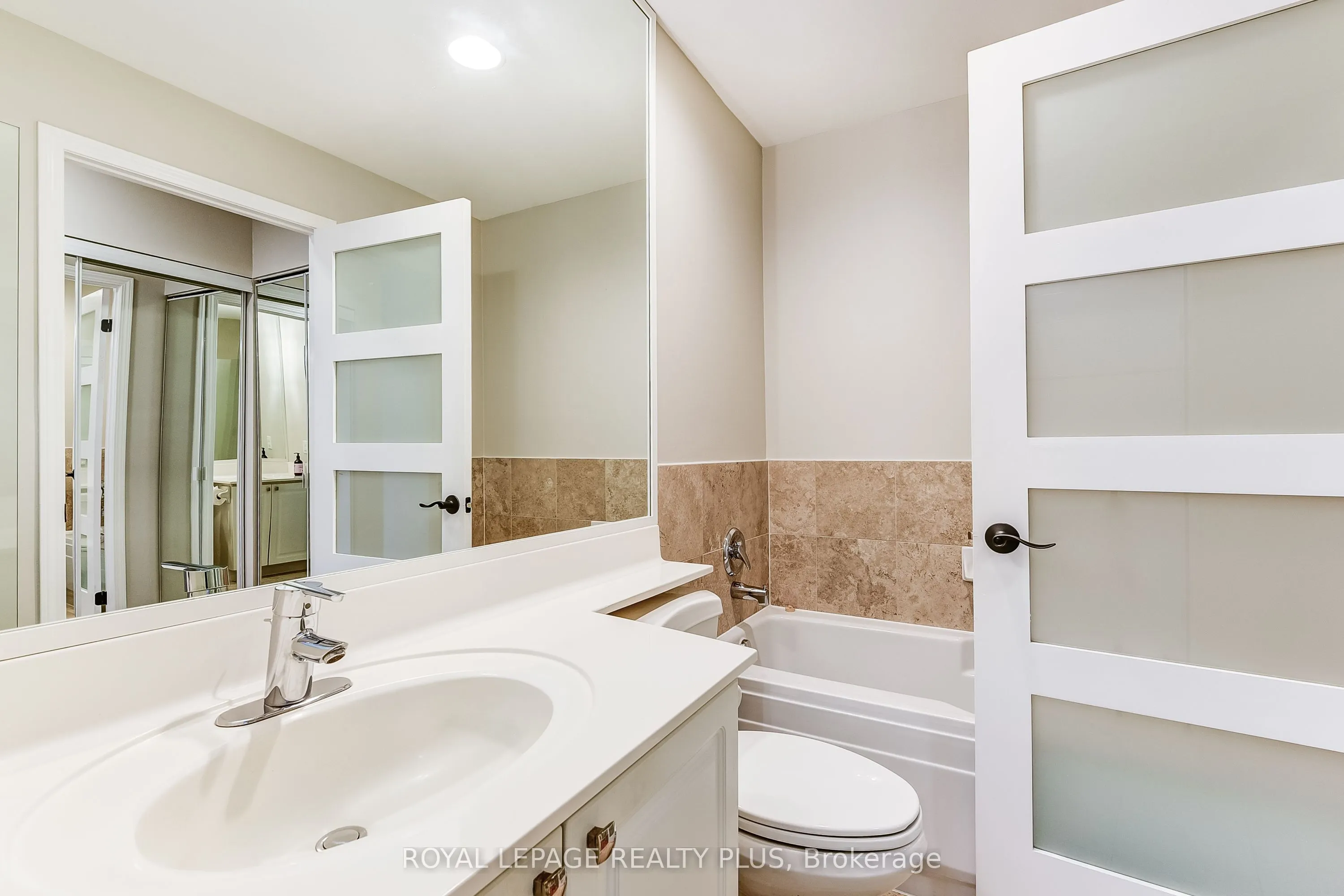 980 Yonge Street, #715