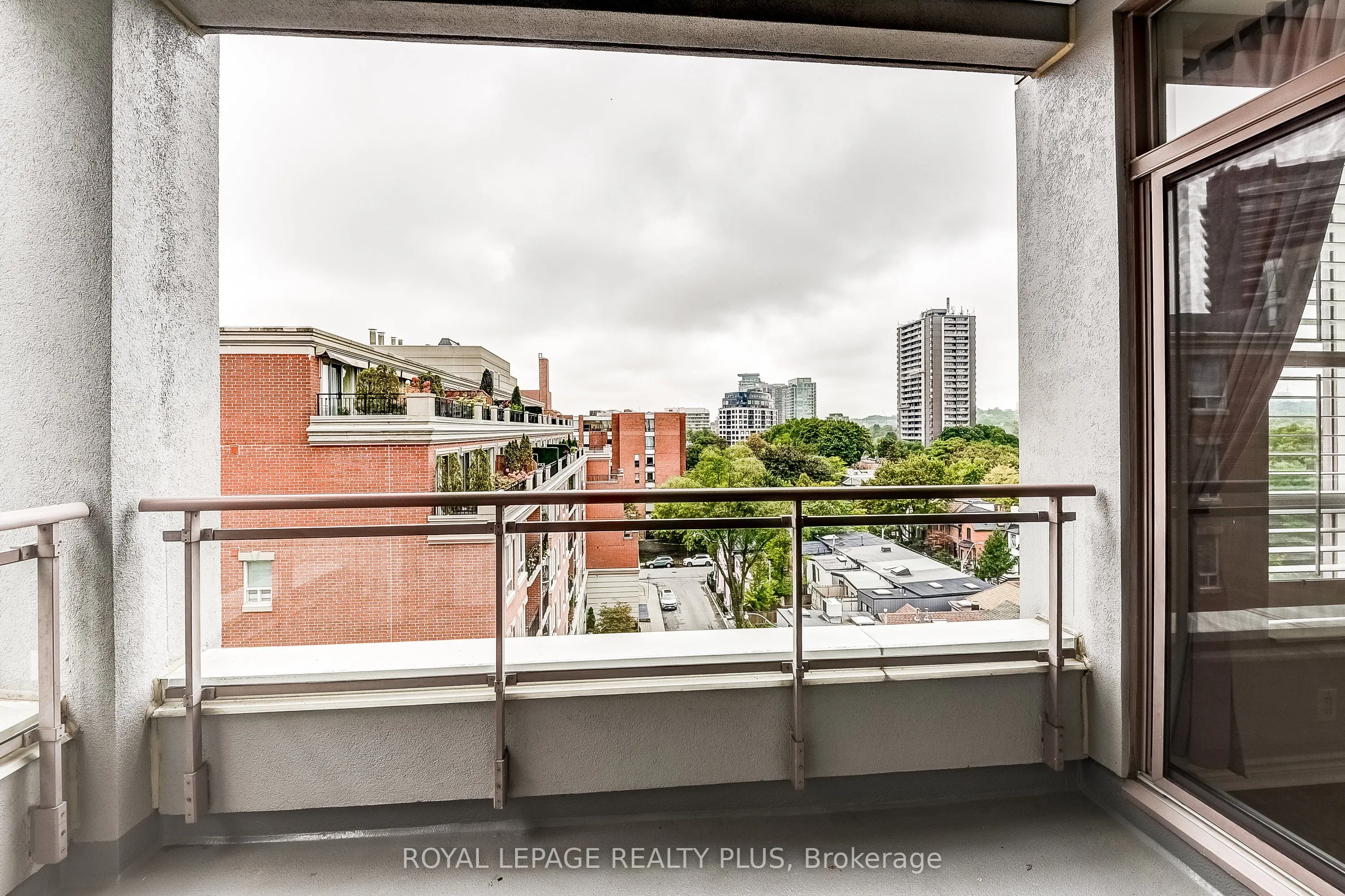 980 Yonge Street, #715