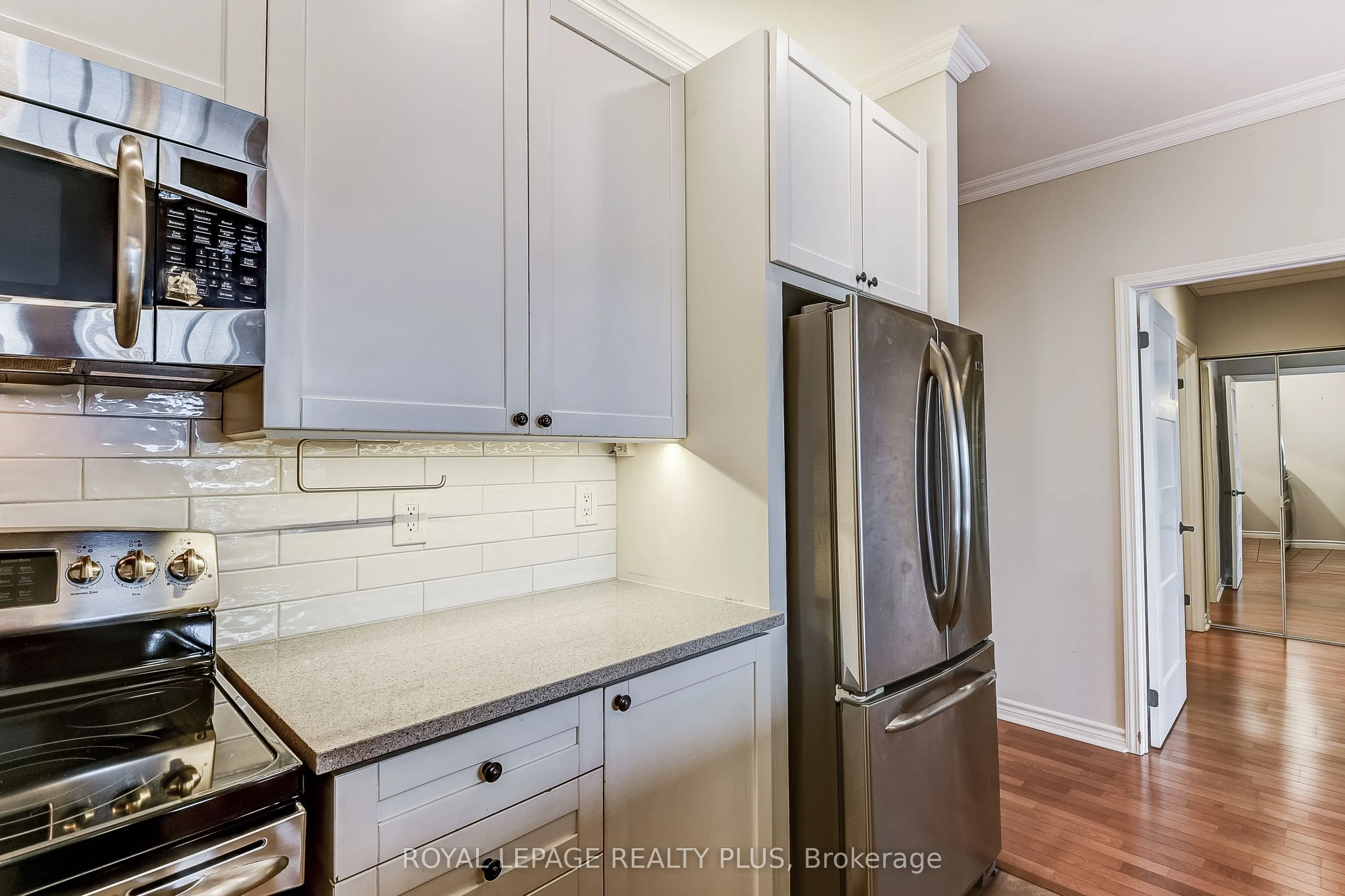980 Yonge Street, #715