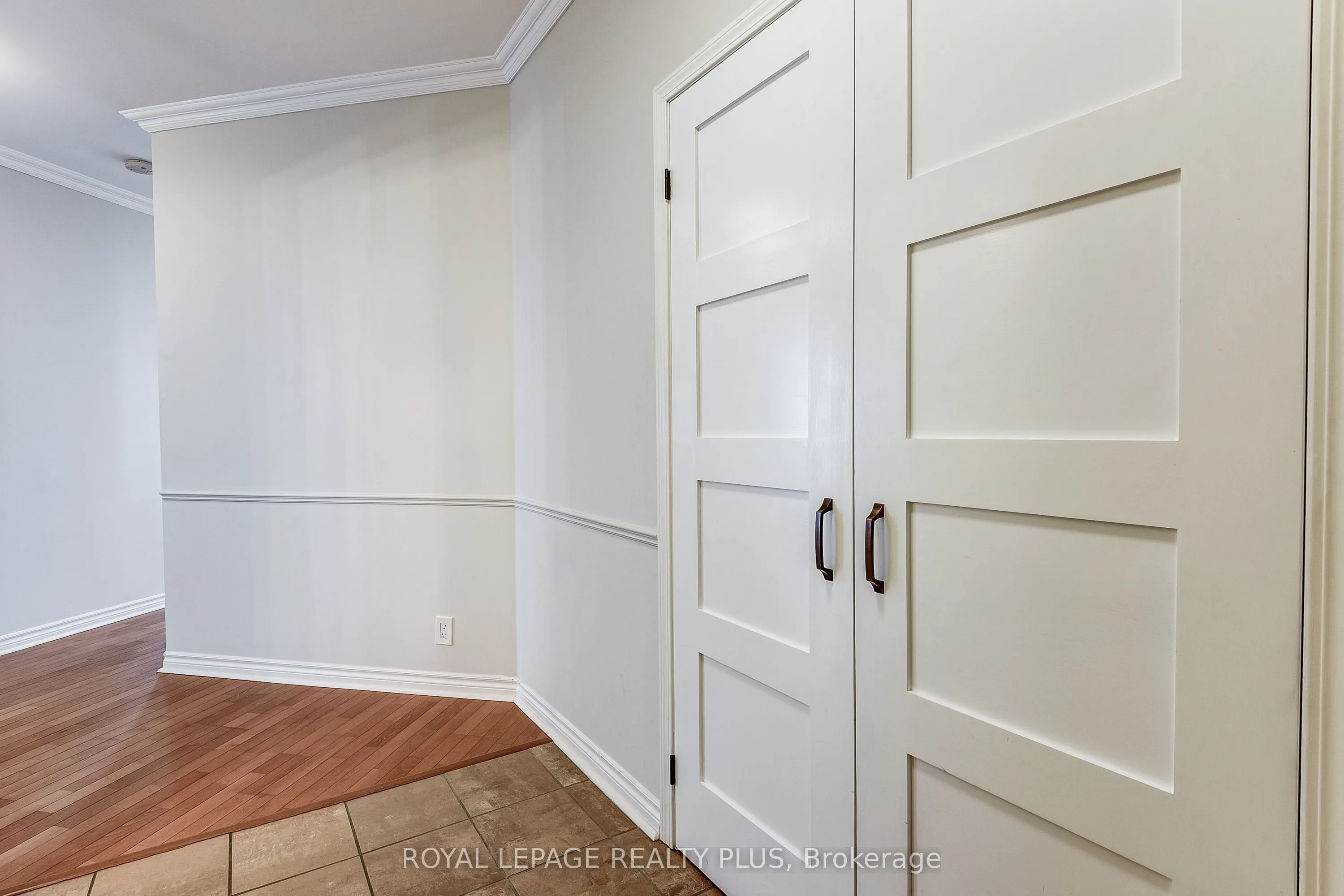 980 Yonge Street, #715
