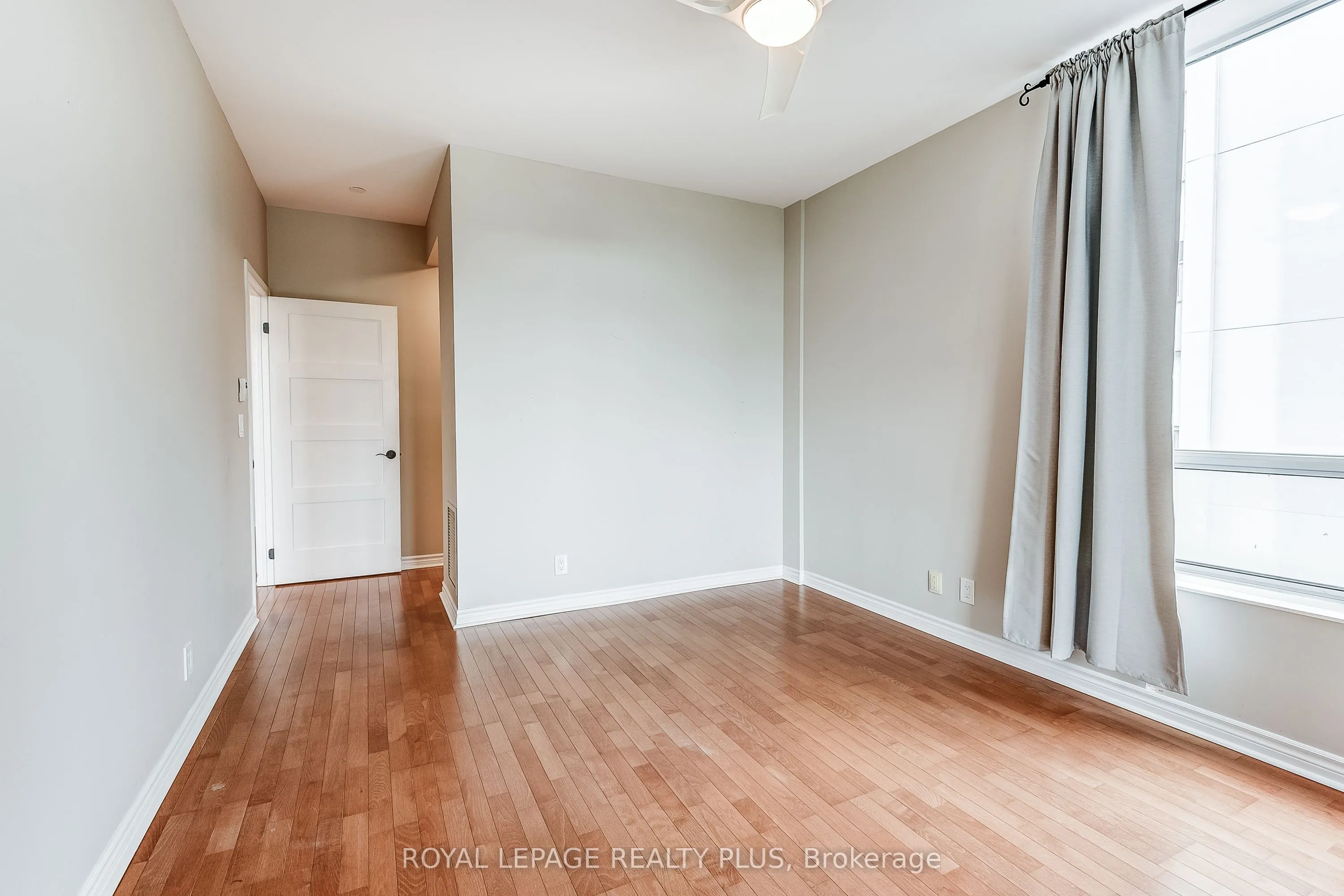 980 Yonge Street, #715