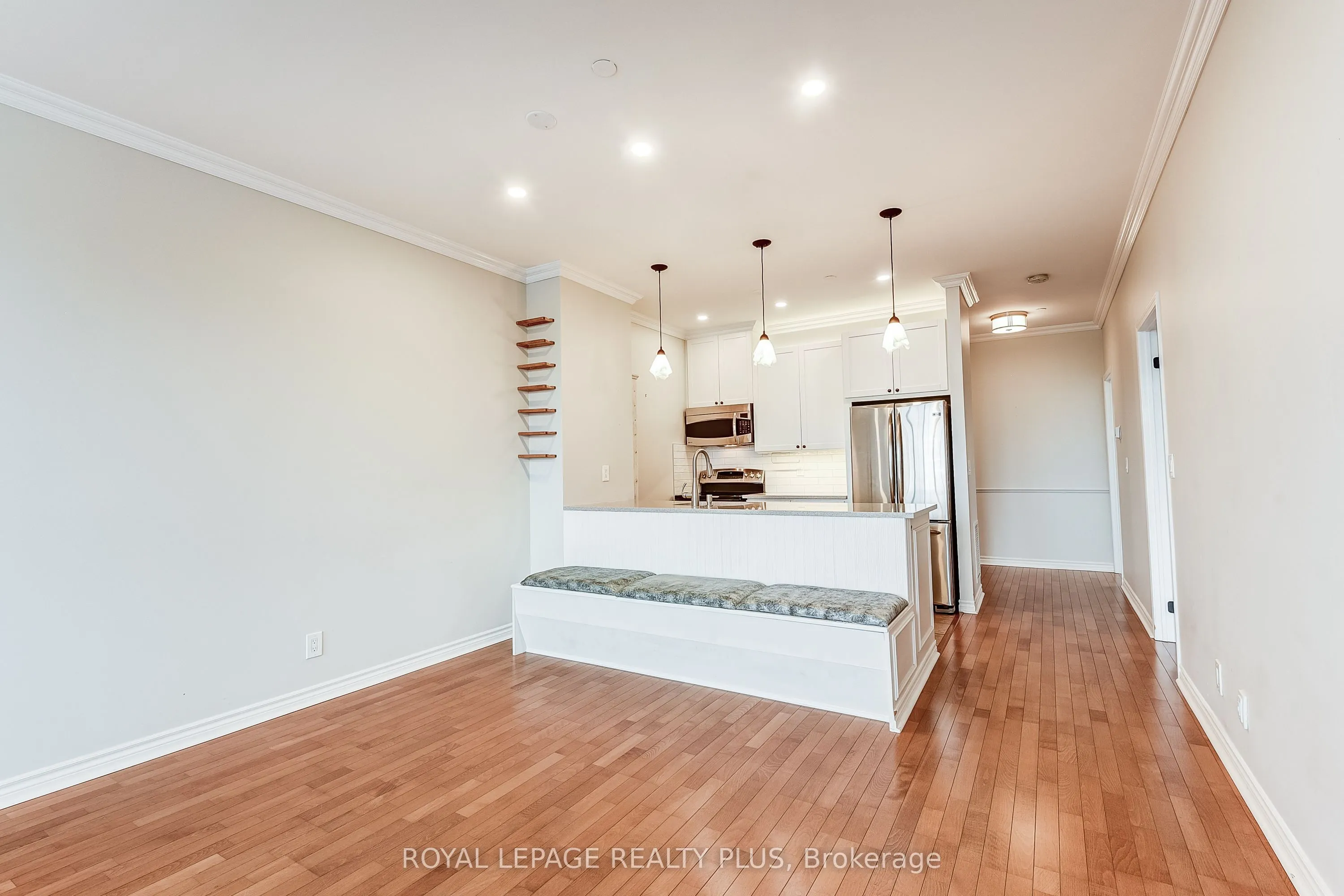 980 Yonge Street, #715