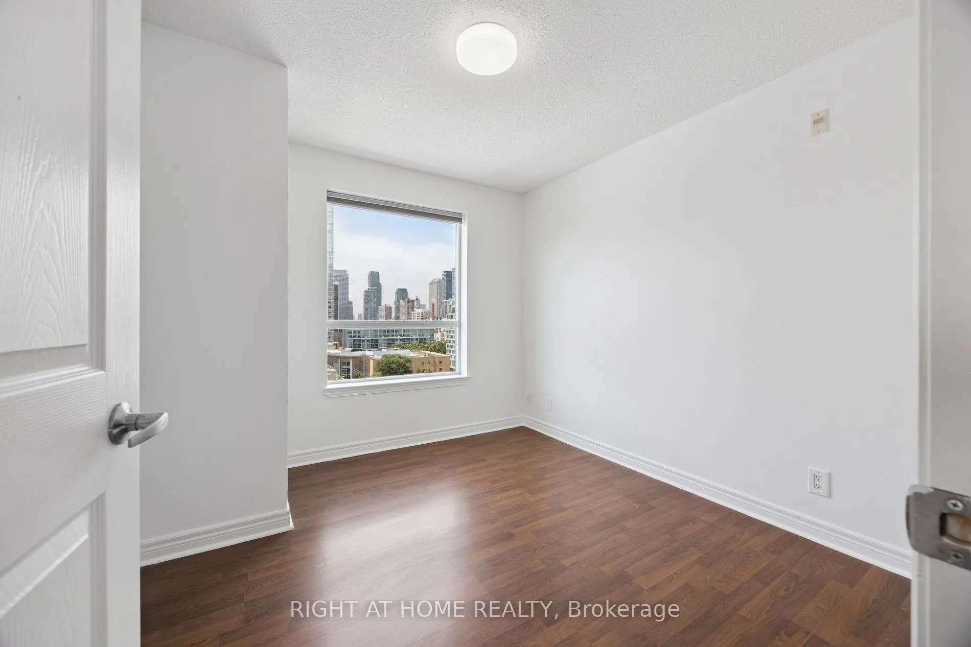 225 Wellesley Street E, #1203