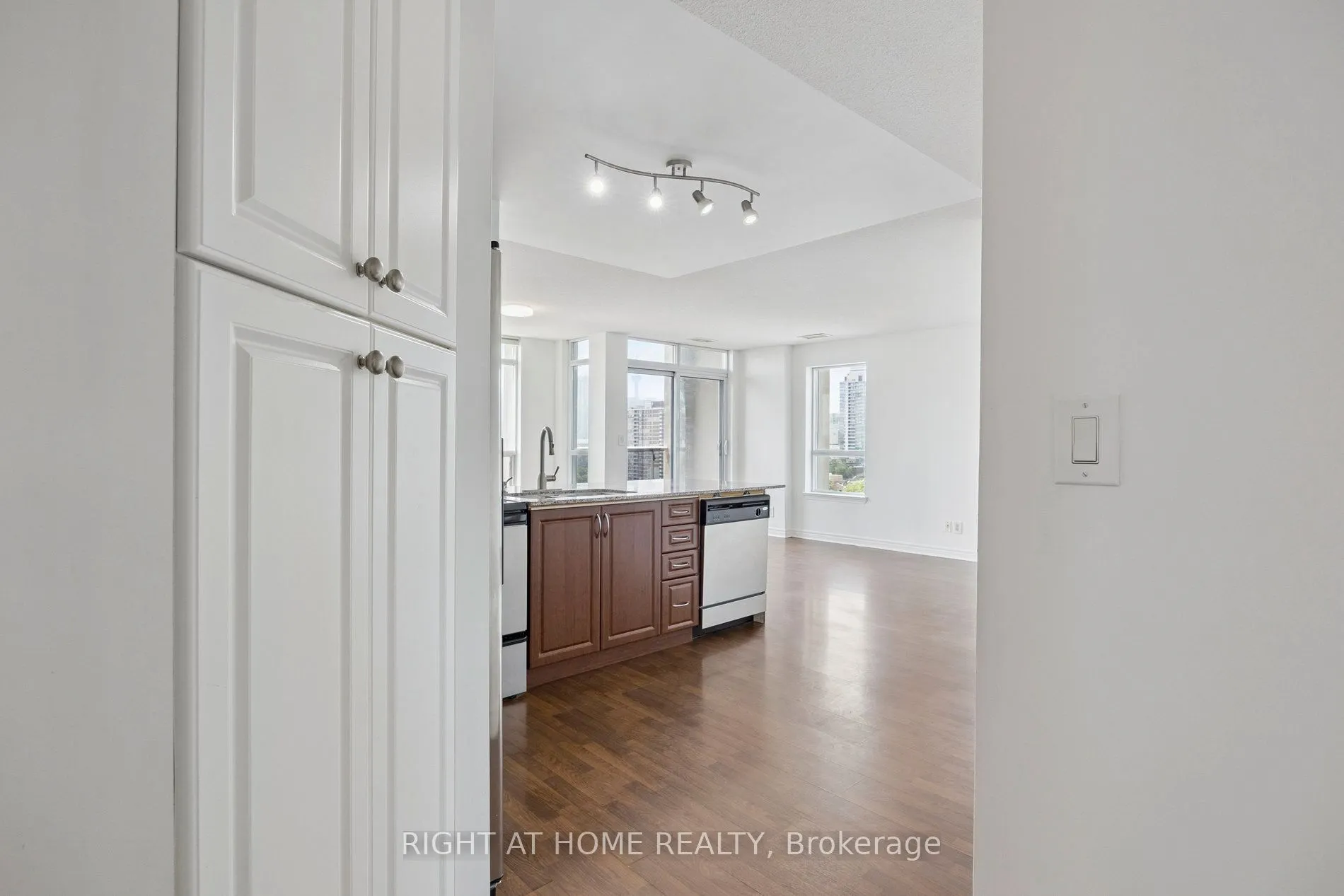225 Wellesley Street E, #1203