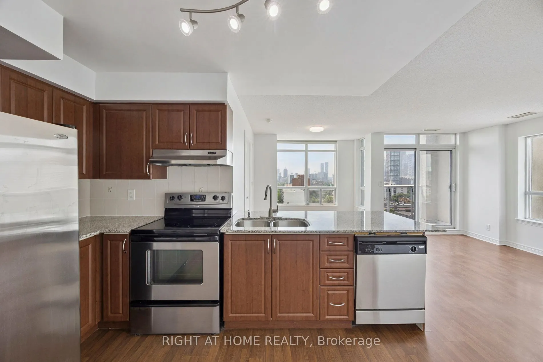 225 Wellesley Street E, #1203