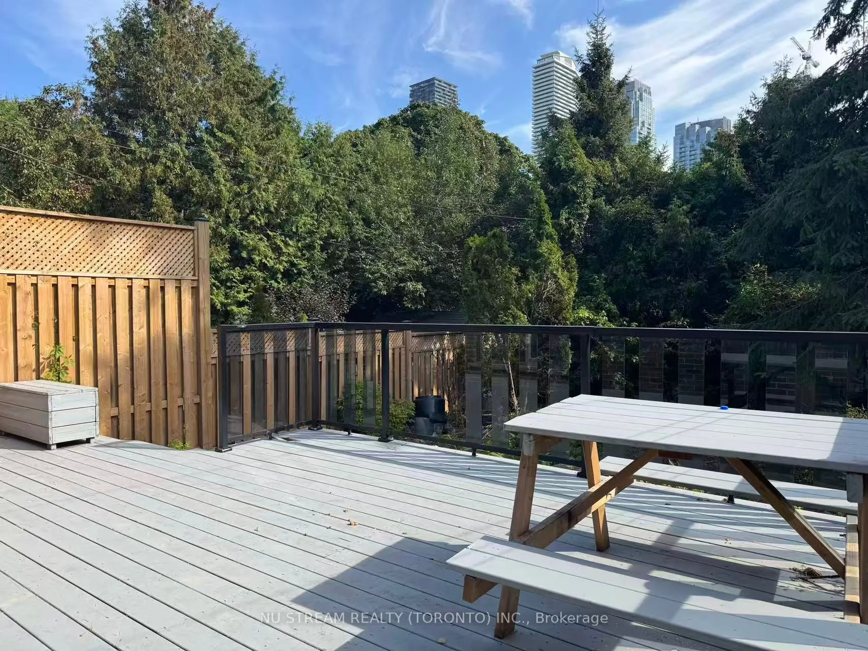 119 Lascelles Boulevard