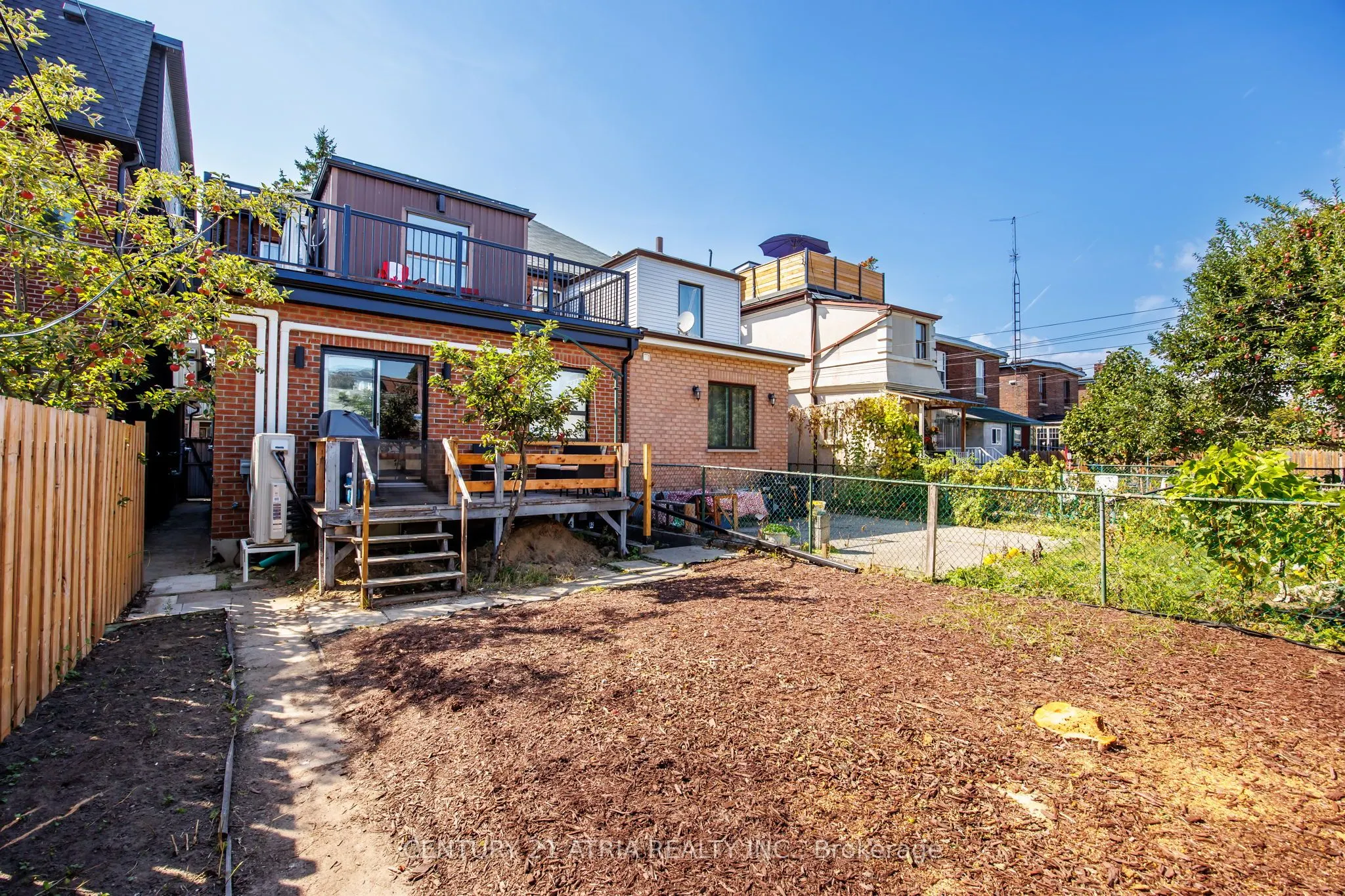 451 Lansdowne Avenue, #Basement Rear Unit