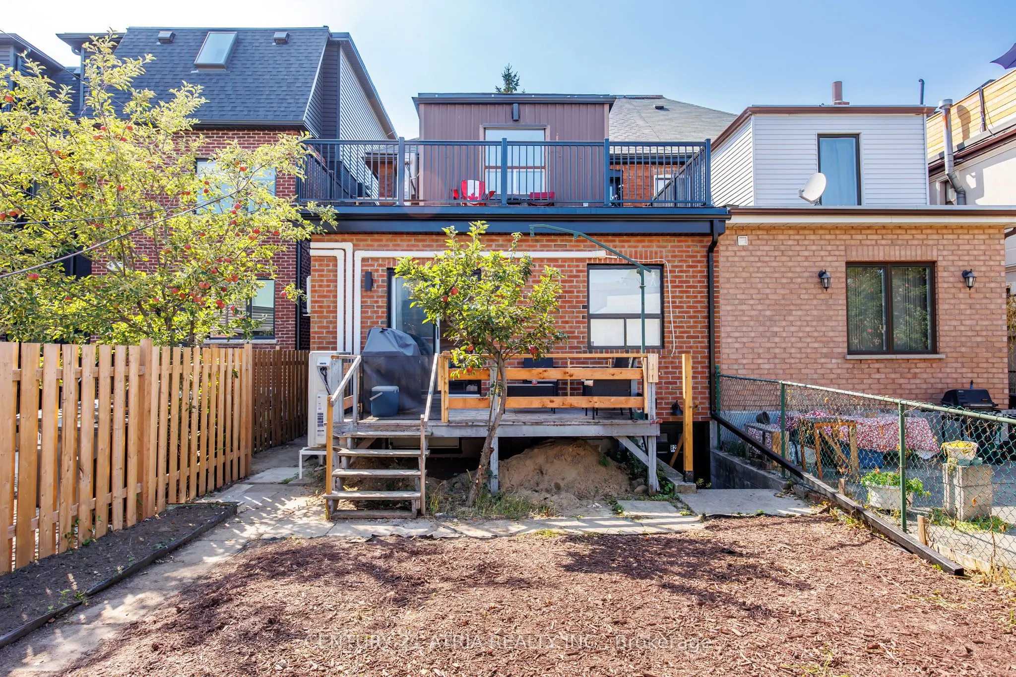 451 Lansdowne Avenue, #Basement Rear Unit