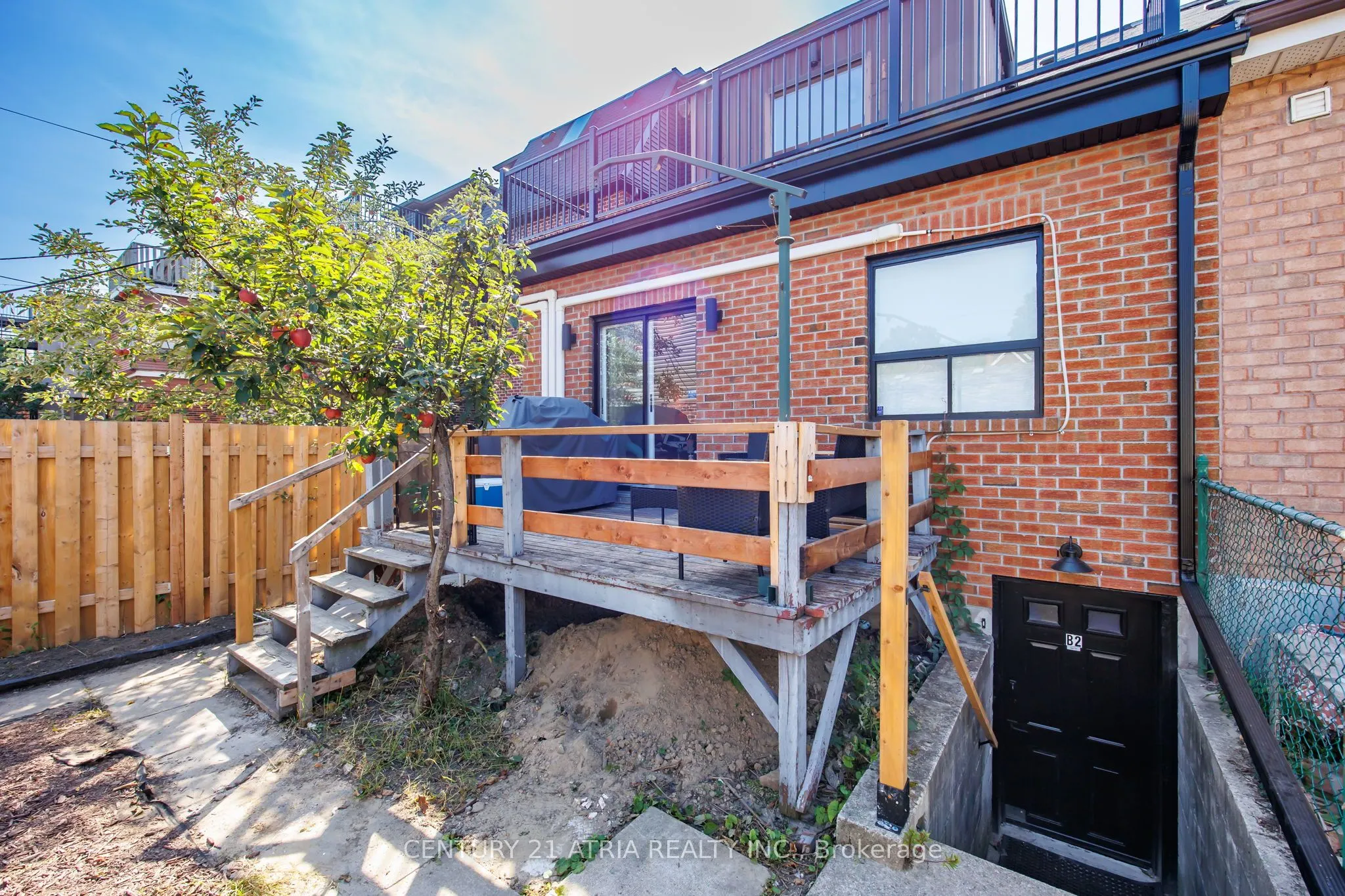 451 Lansdowne Avenue, #Basement Rear Unit