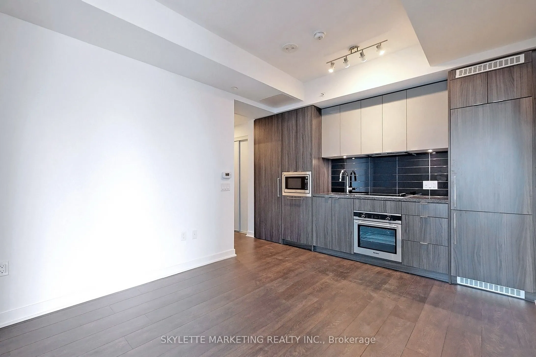 115 Blue Jays Way, #3212