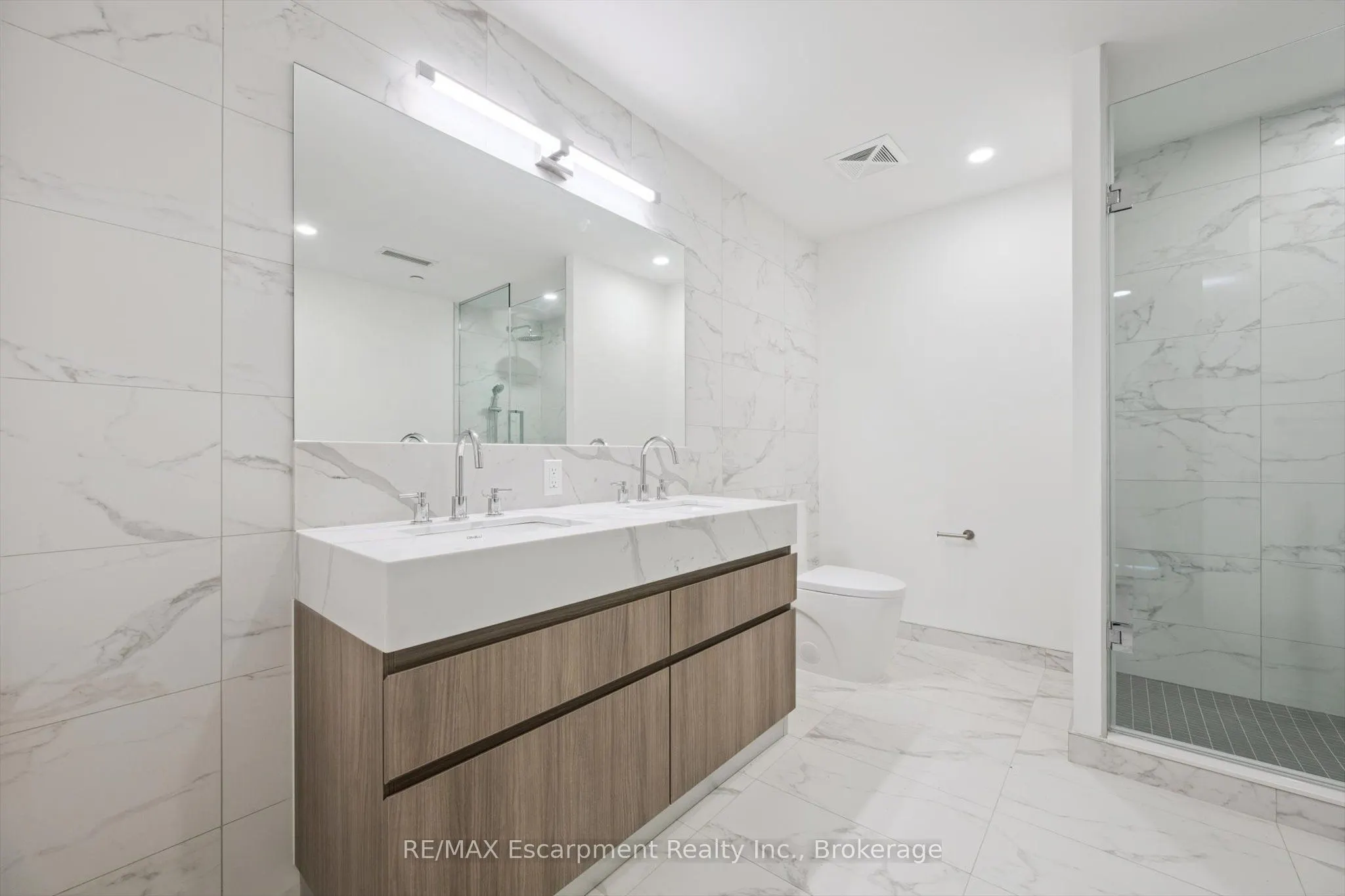 200 Keewatin Avenue, #201