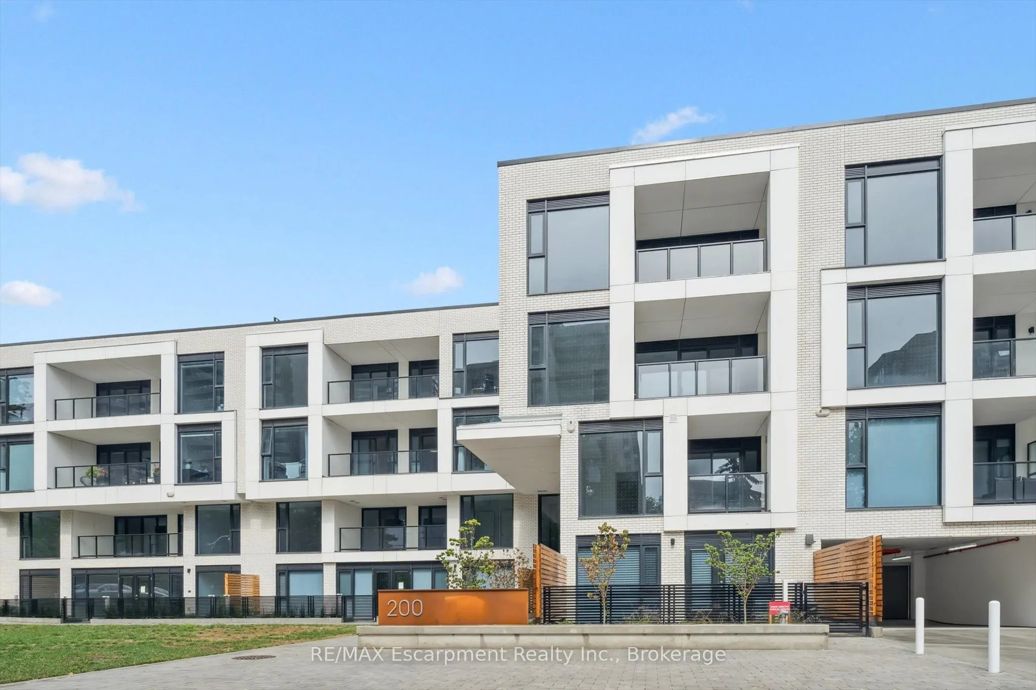200 Keewatin Avenue, #201