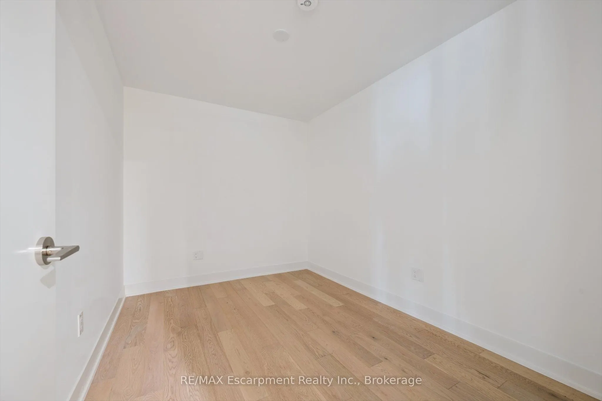 200 Keewatin Avenue, #201