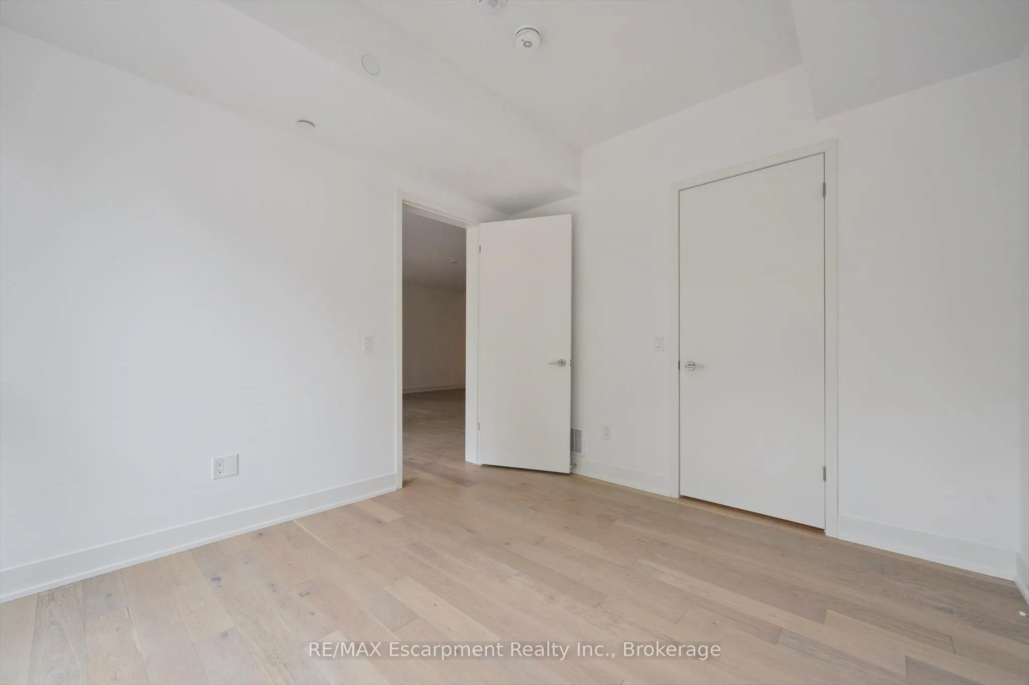 200 Keewatin Avenue, #201