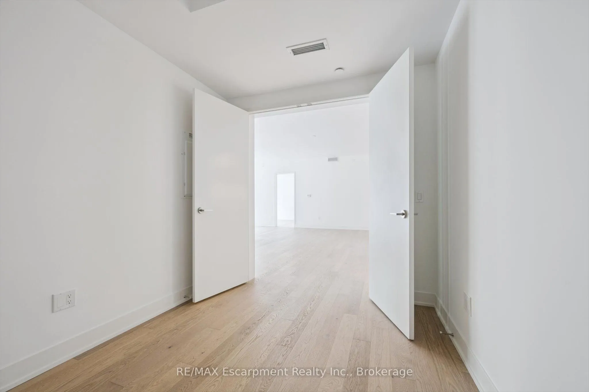 200 Keewatin Avenue, #201