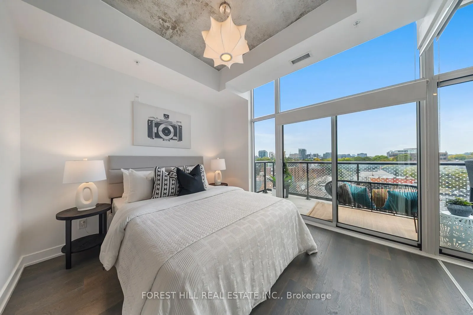 109 Ossington Avenue, #PH607