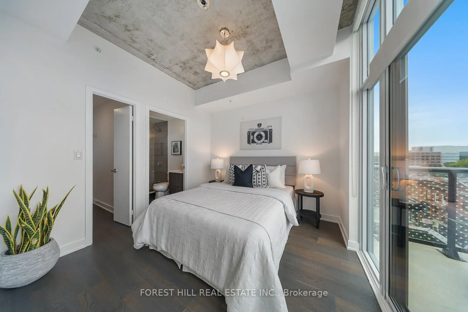109 Ossington Avenue, #PH607