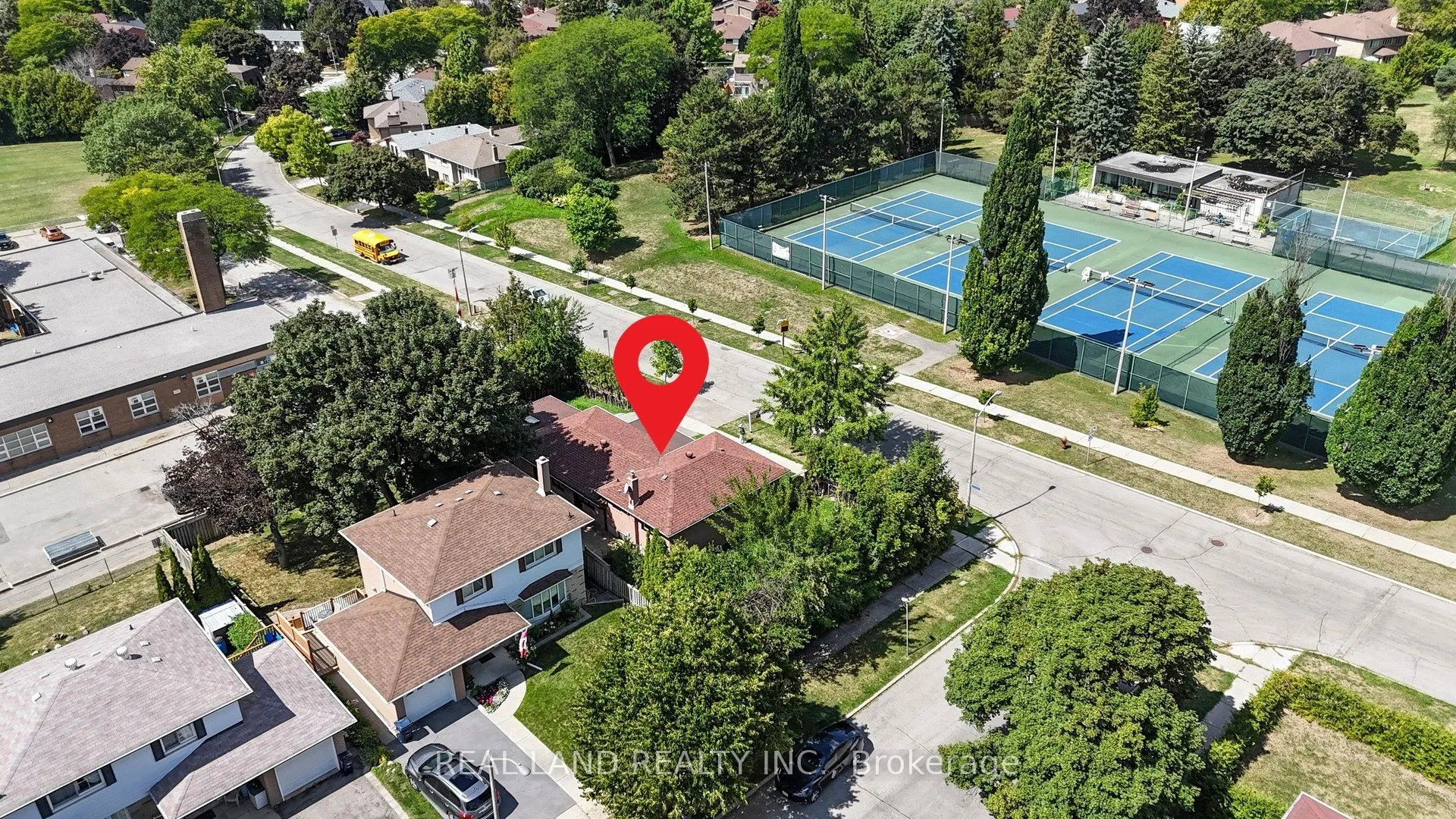 38 Cresthaven Drive
