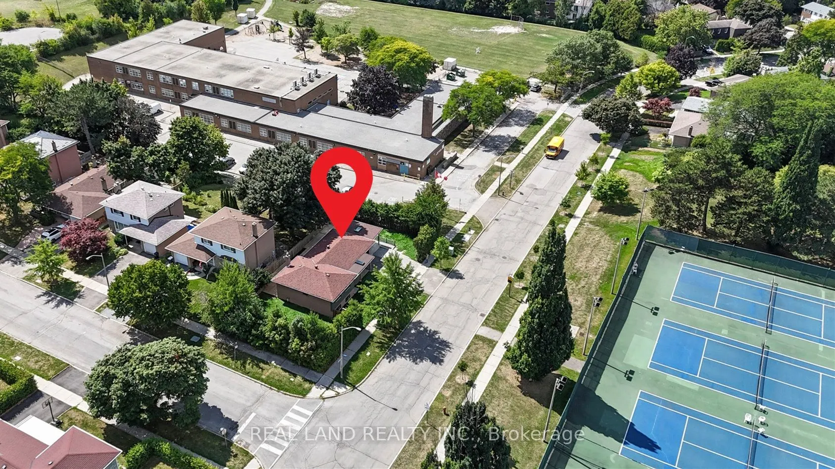 38 Cresthaven Drive