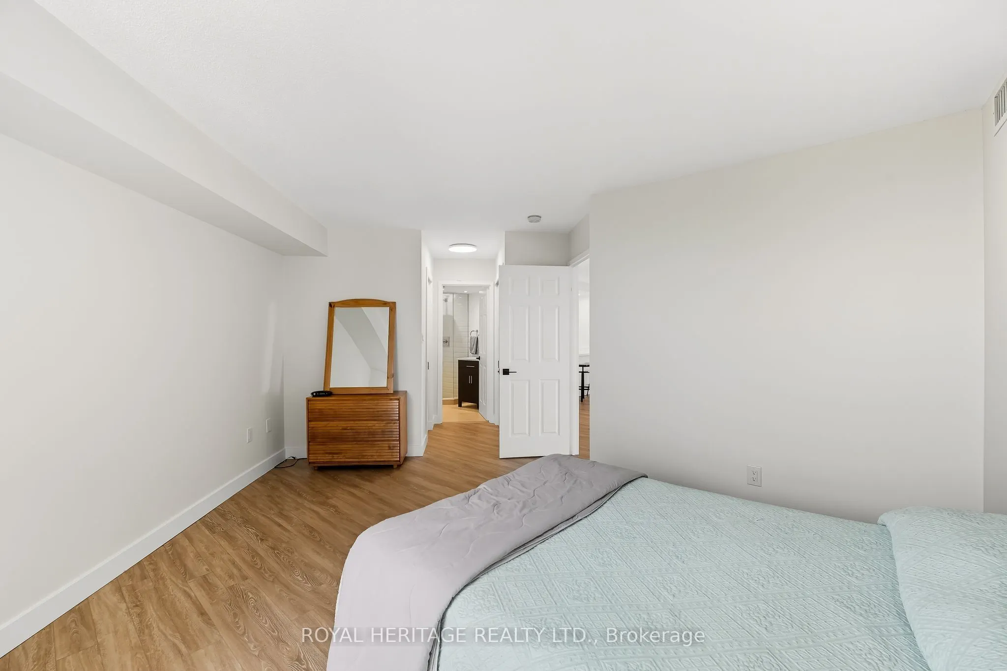 5 Concorde Place, #1208