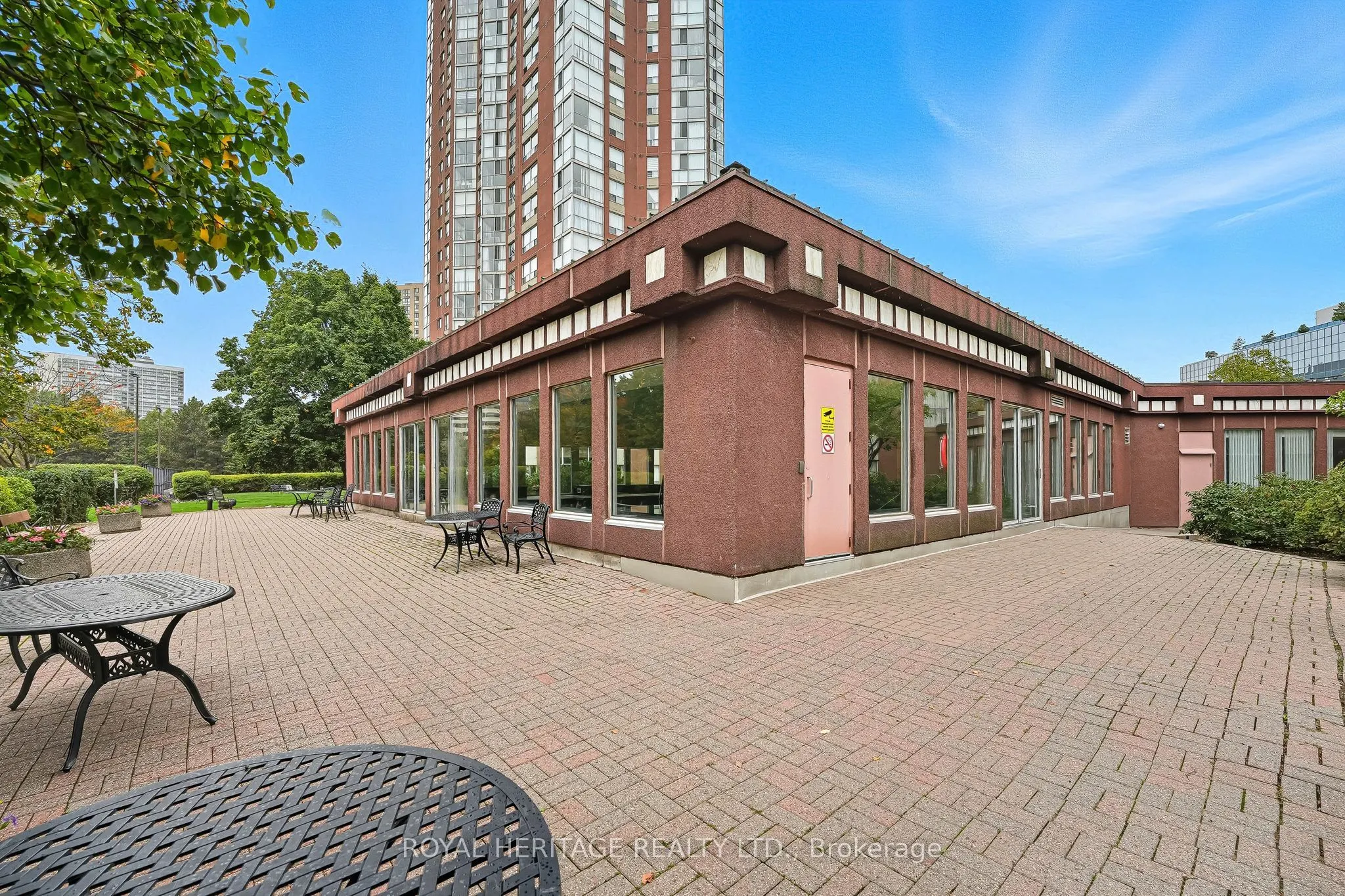 5 Concorde Place, #1208