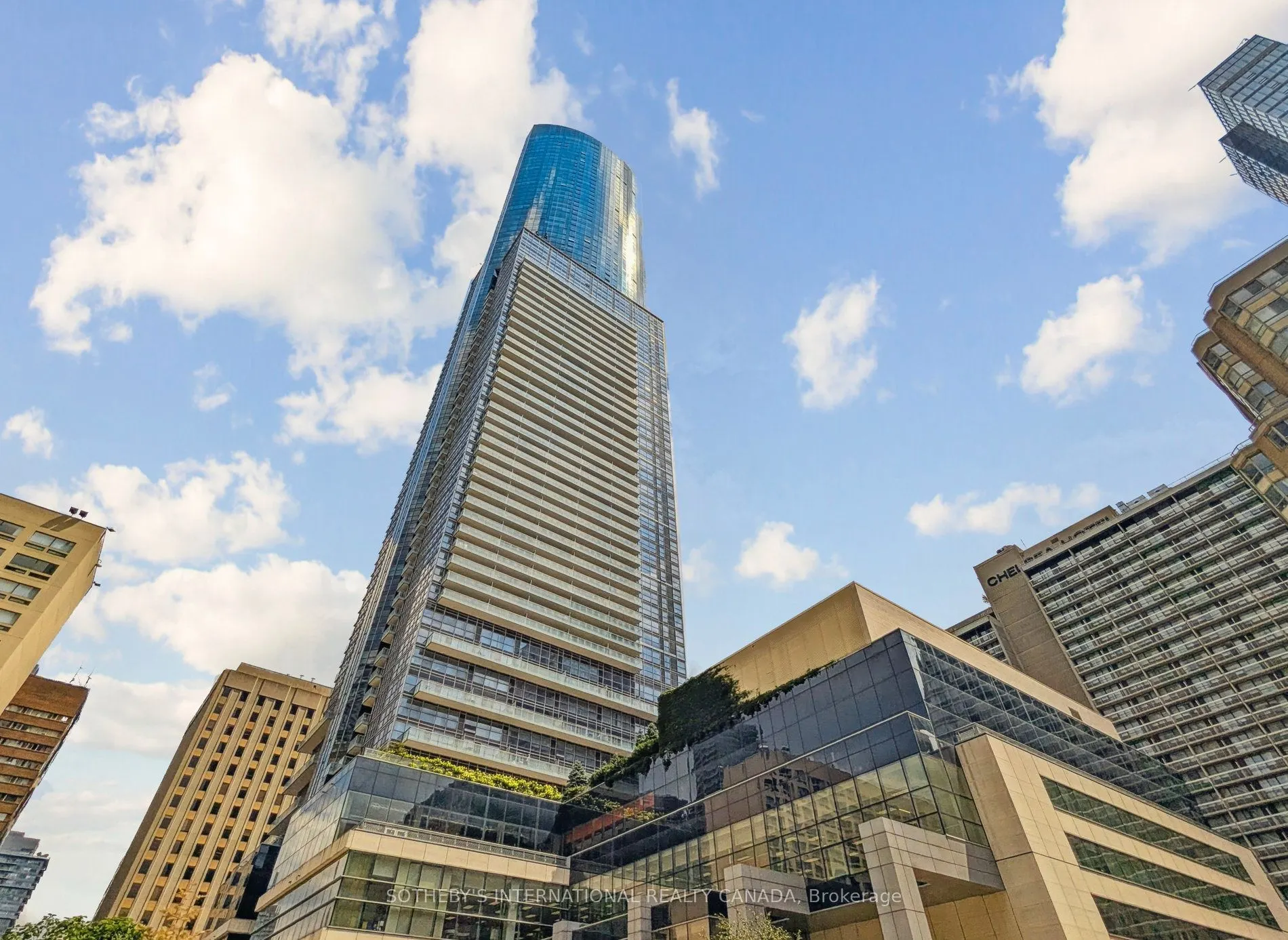 386 Yonge Street, #602