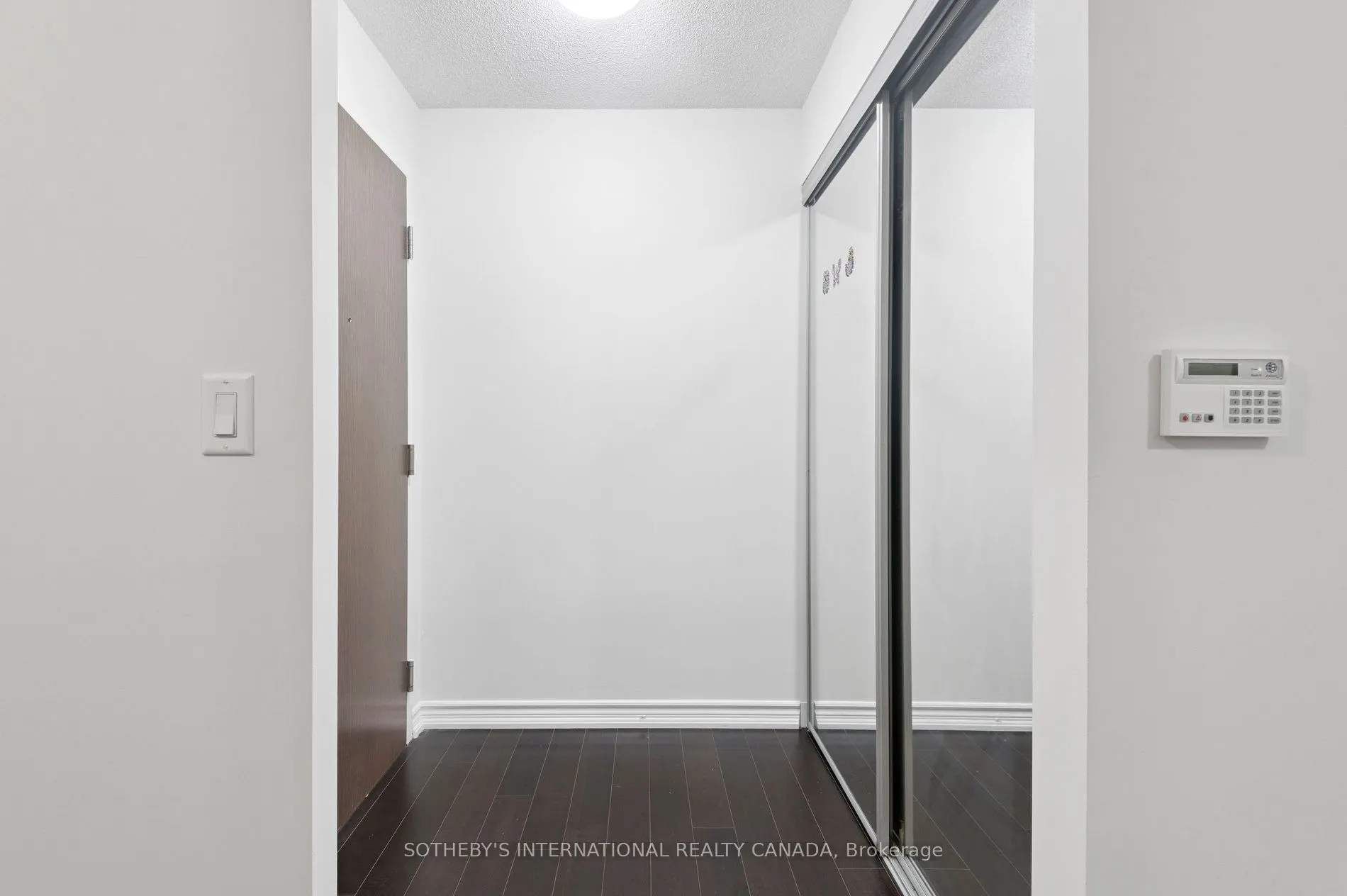 386 Yonge Street, #602