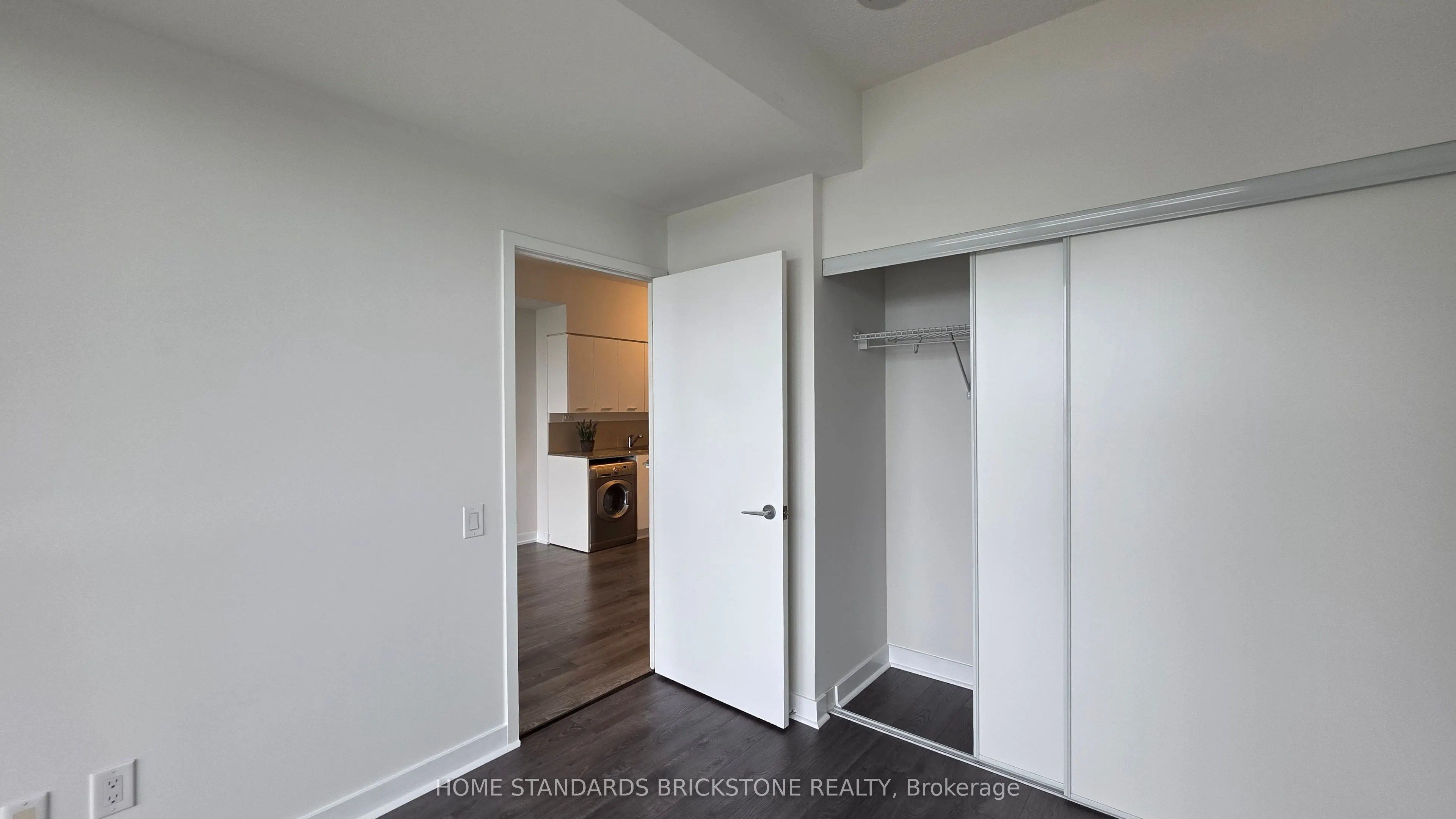 29 Singer Court, #2807