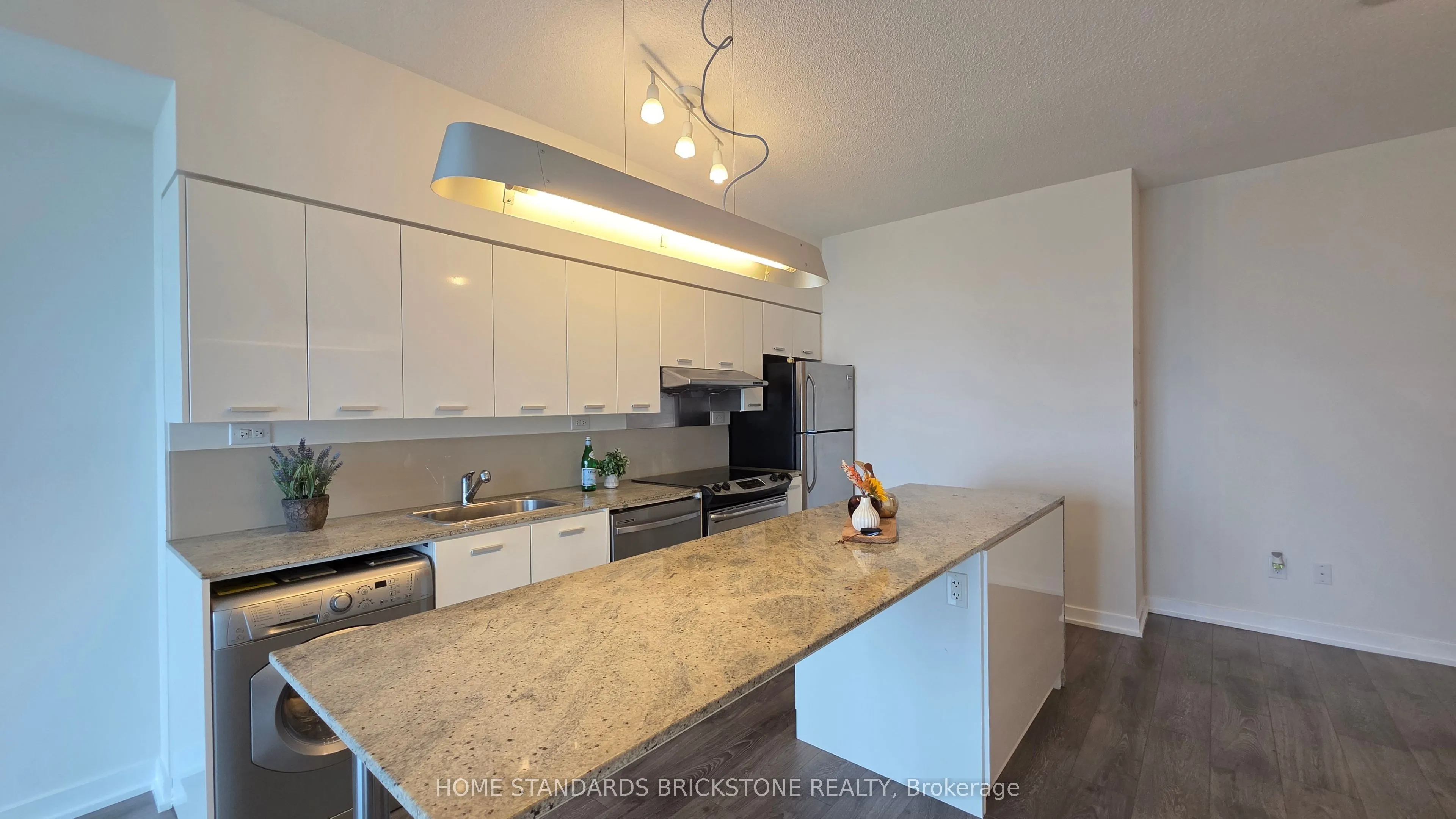 29 Singer Court, #2807