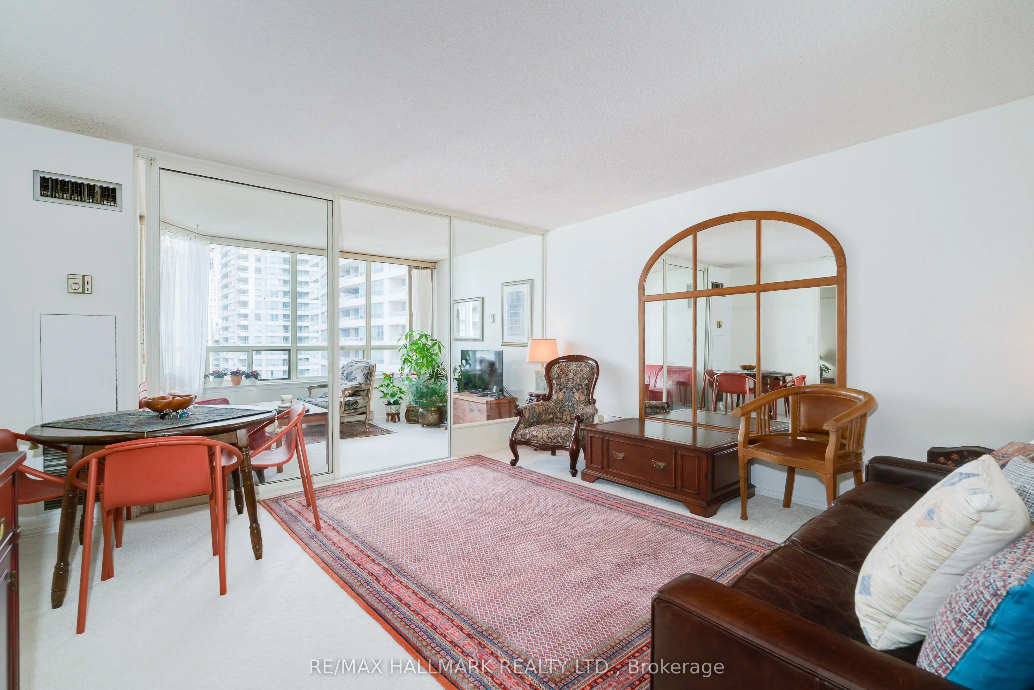 30 Greenfield Avenue, #1616