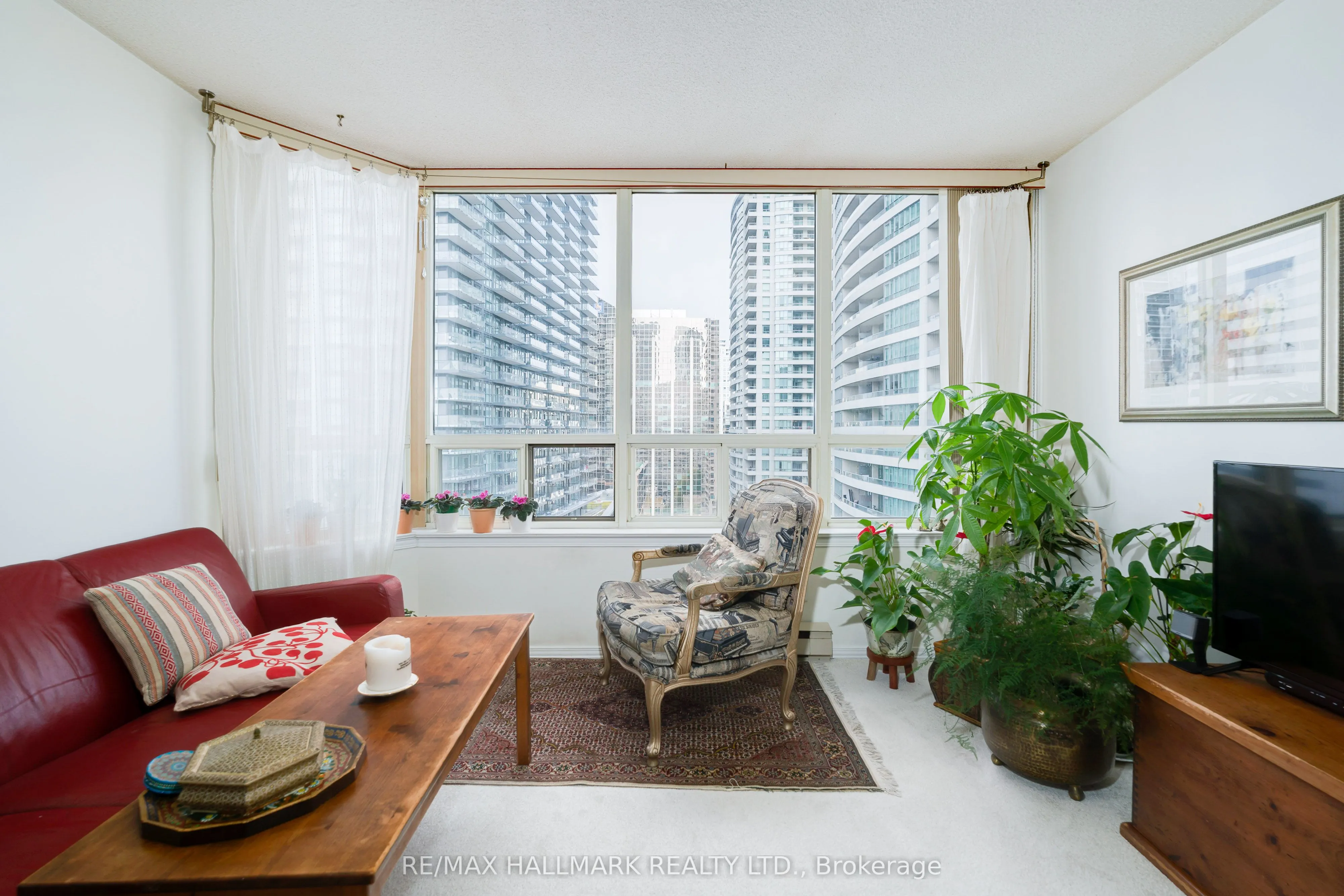 30 Greenfield Avenue, #1616