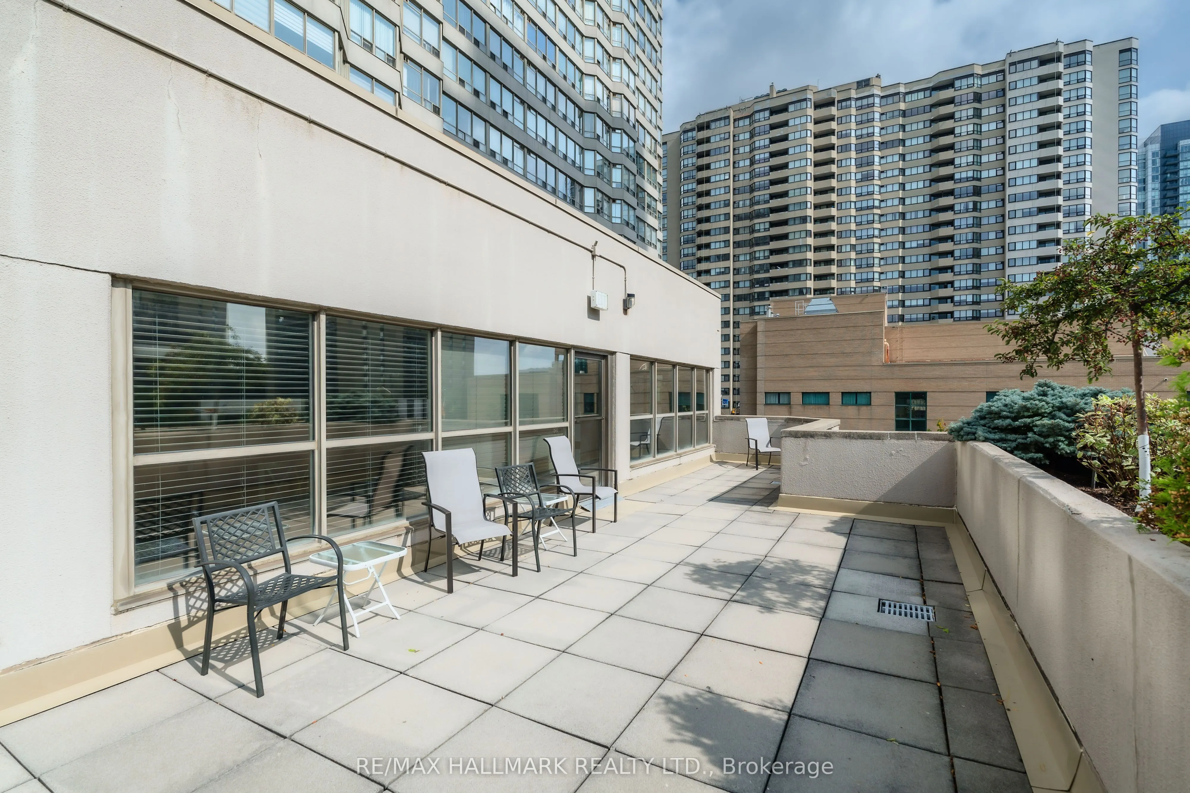 30 Greenfield Avenue, #1616