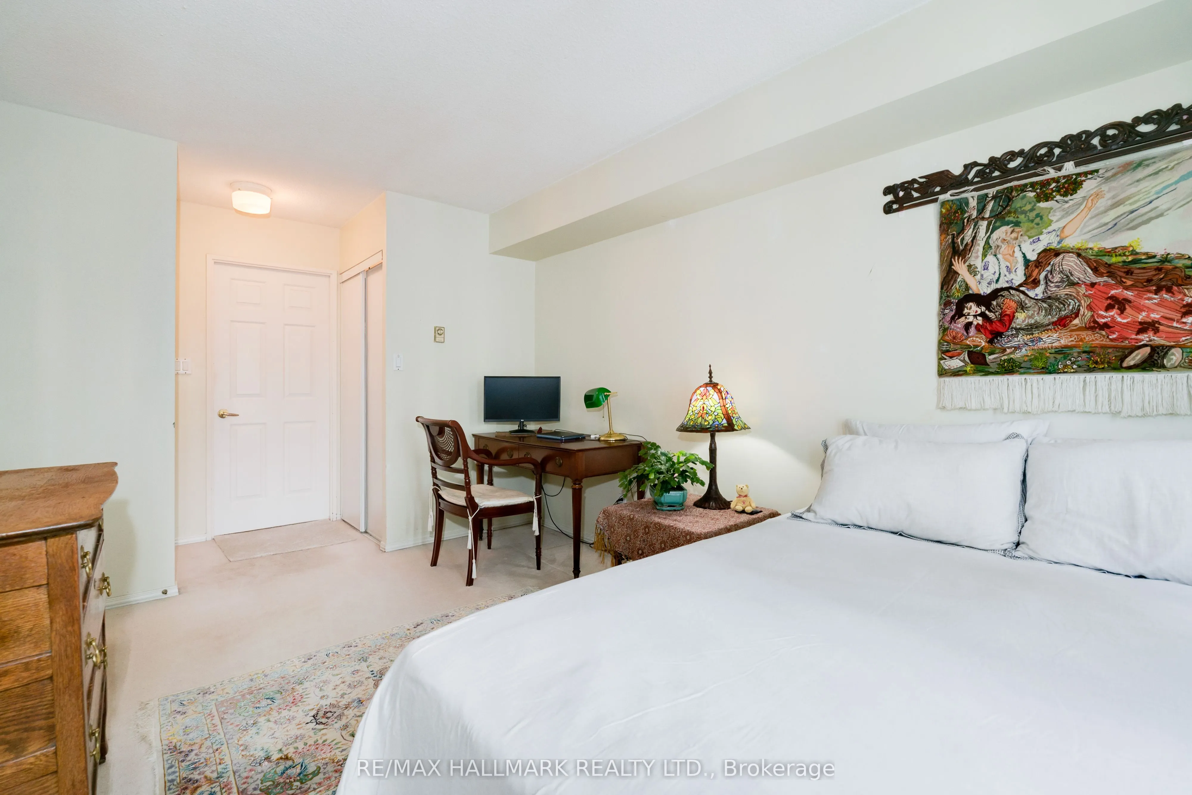 30 Greenfield Avenue, #1616